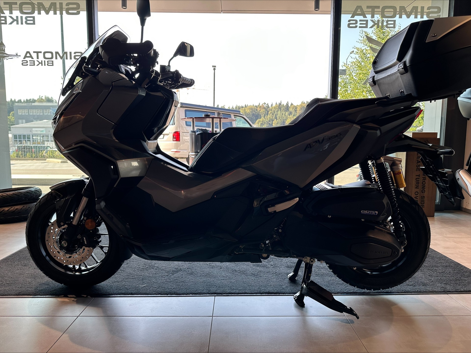 HONDA ADV 350-showroom-element-3