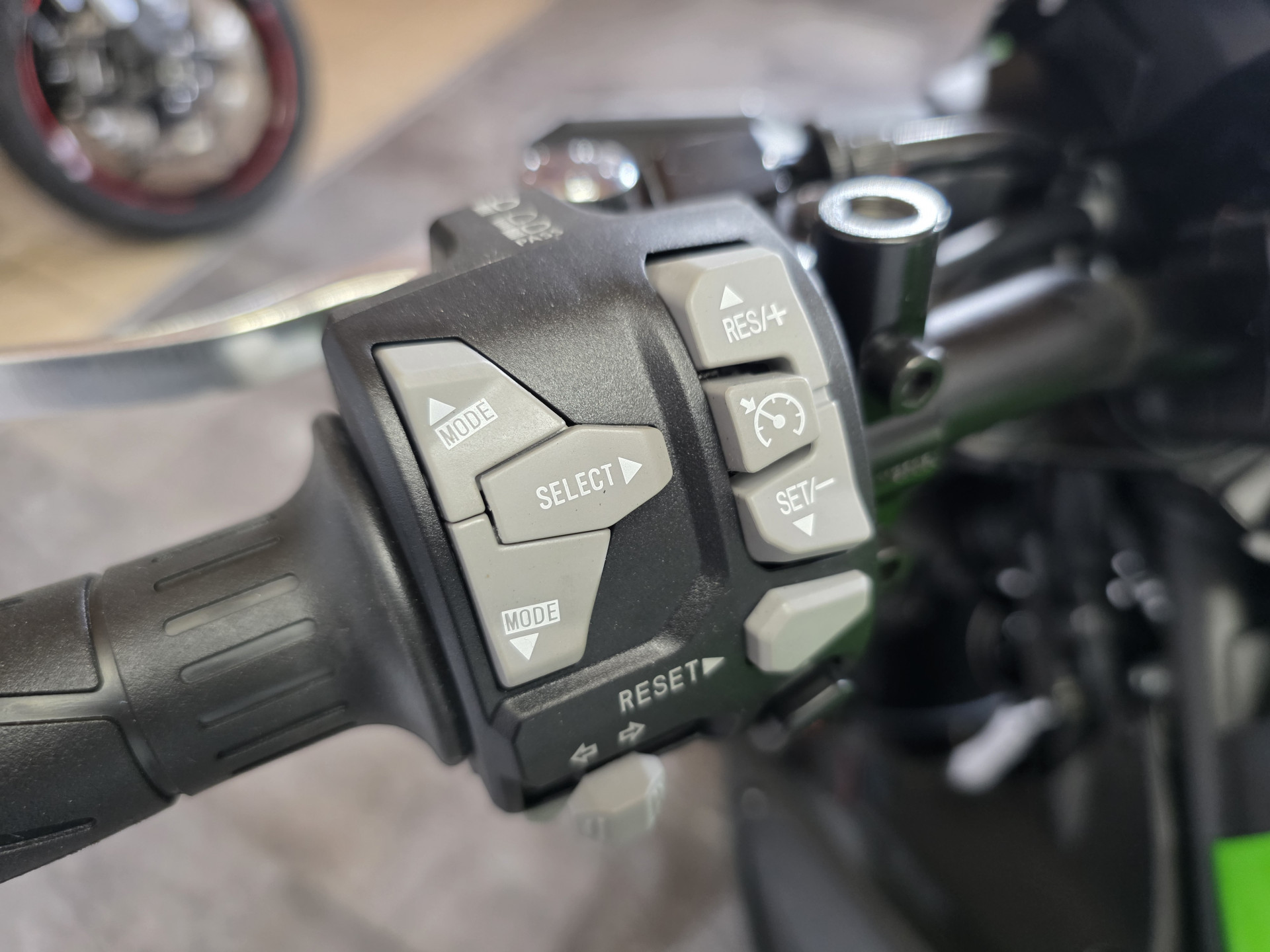 KAWASAKI Z 900-image-4