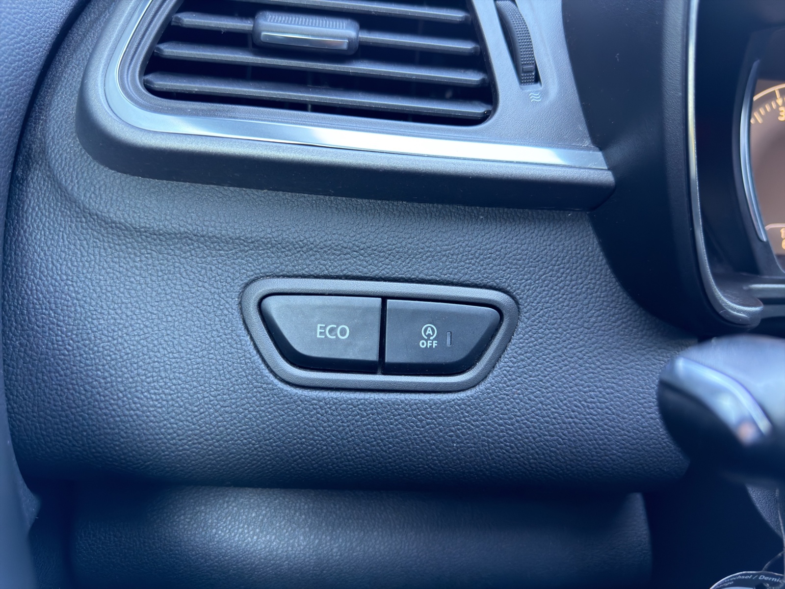 RENAULT Kadjar 1.2 16V Turbo Bose-image-29