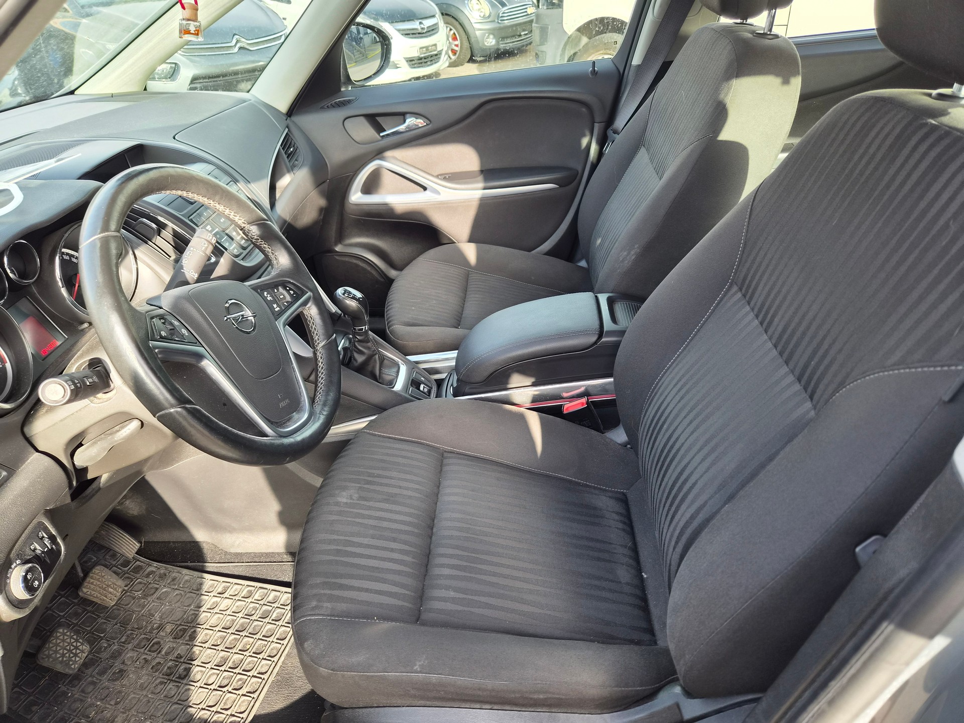 OPEL Zafira Tourer 1.4i 16V Cosmo-image-7