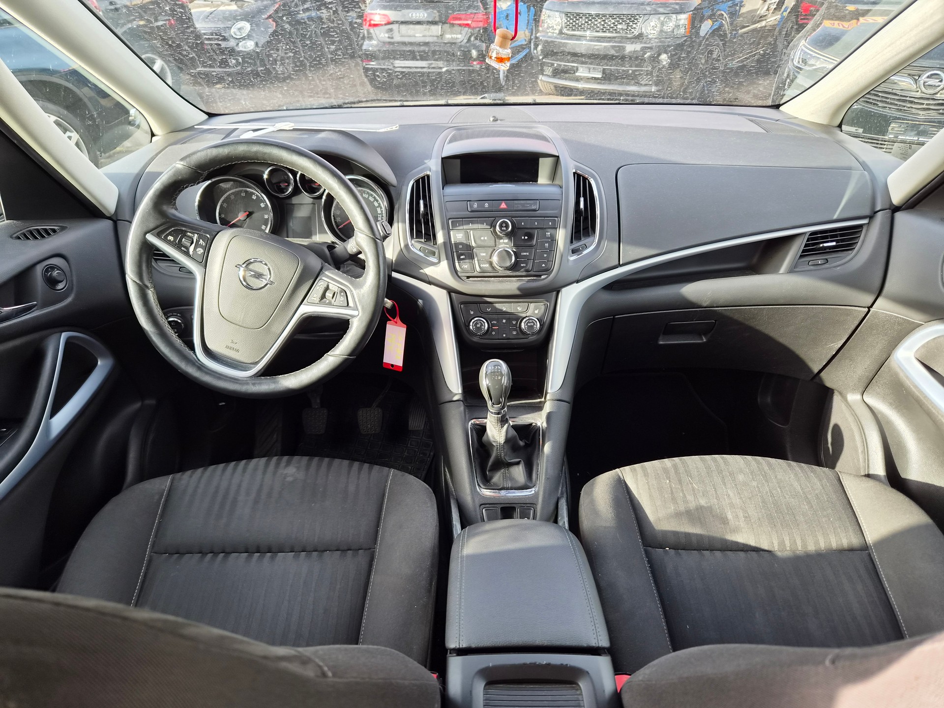 OPEL Zafira Tourer 1.4i 16V Cosmo-image-9