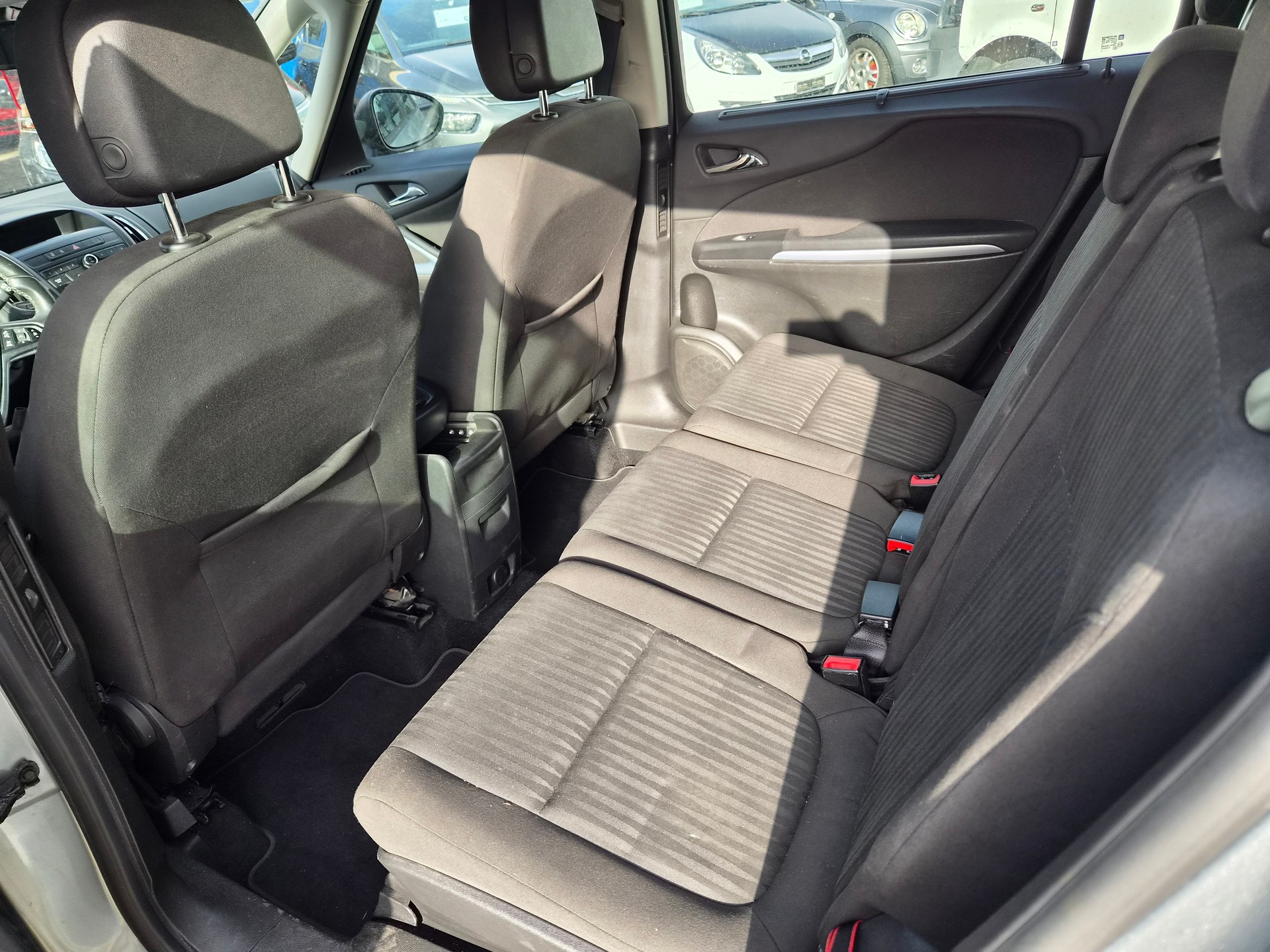 OPEL Zafira Tourer 1.4i 16V Cosmo-image-8