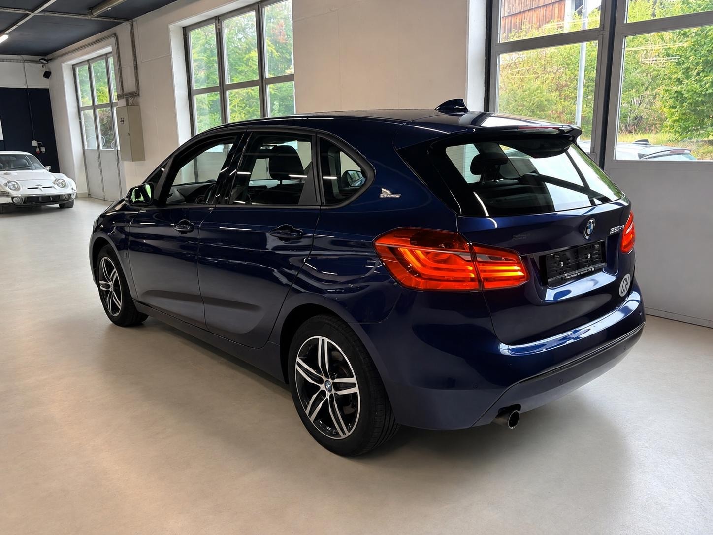 BMW 225xe iPerformance Active Tourer Steptronic-image-7