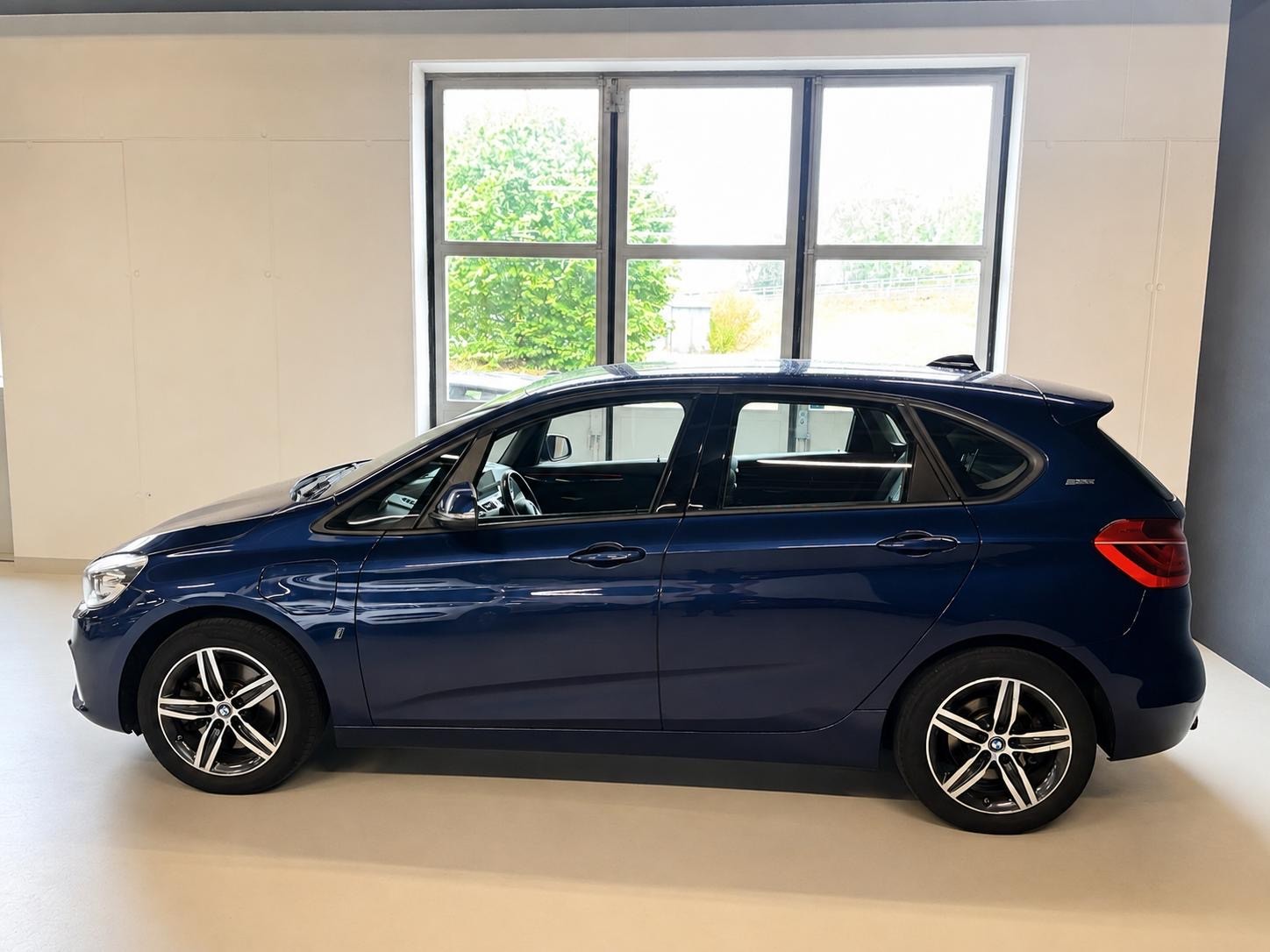 BMW 225xe iPerformance Active Tourer Steptronic-image-9