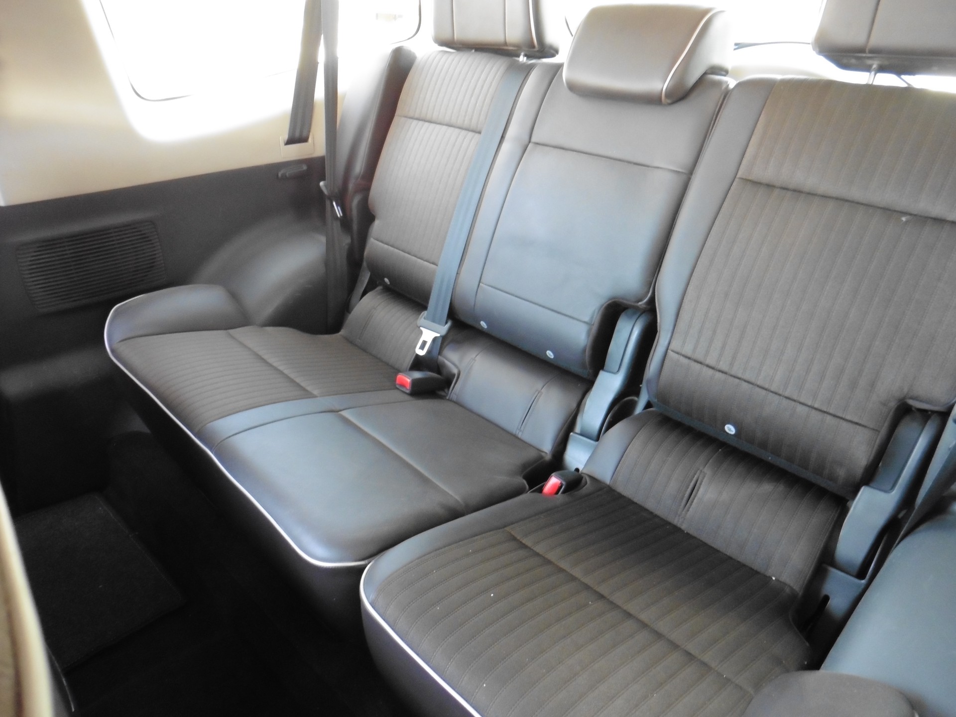 MITSUBISHI Pajero 3.2 DI-D Intense Automatic-image-16