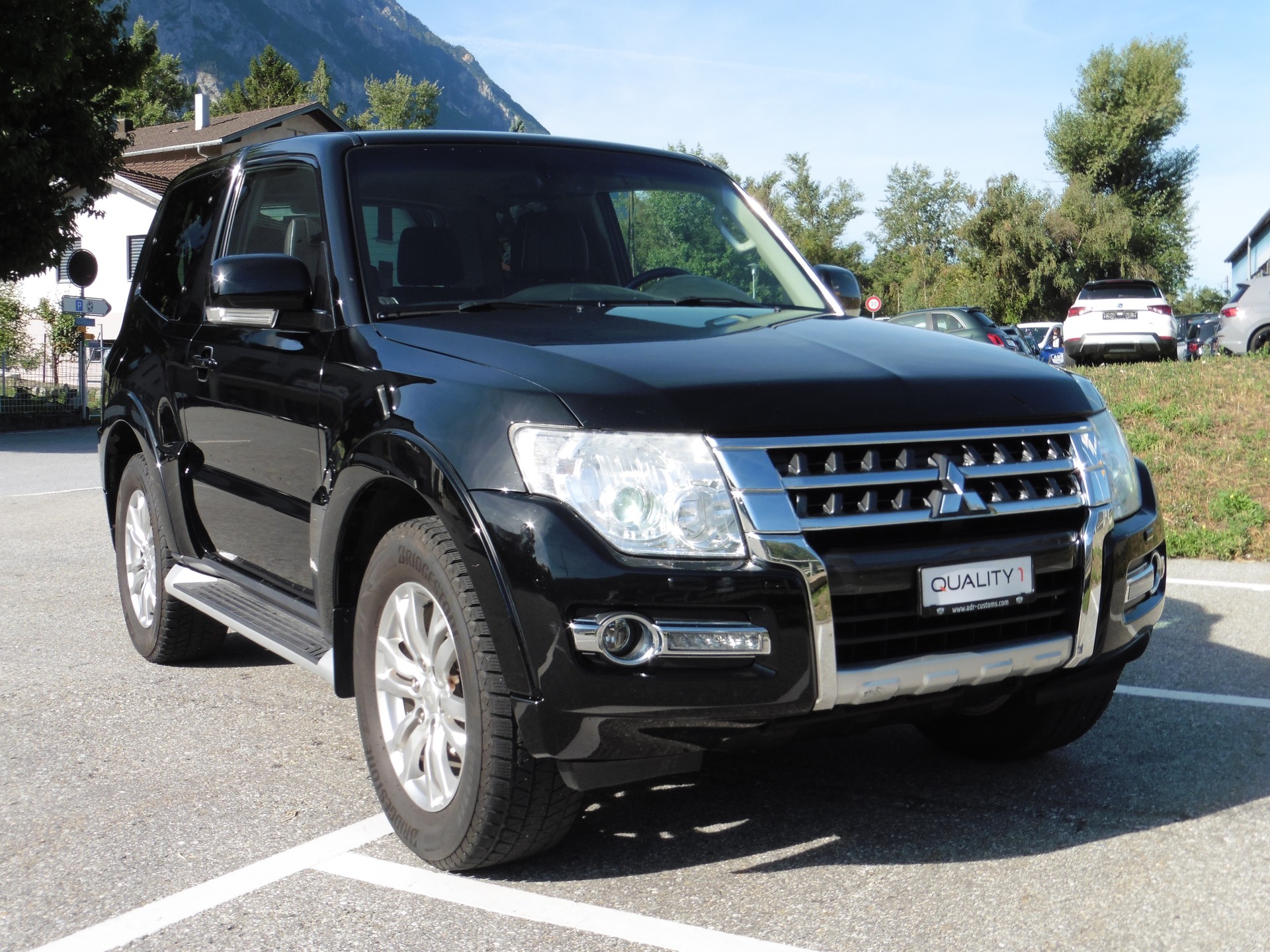 MITSUBISHI Pajero 3.2 DI-D Intense Automatic-showroom-element-3