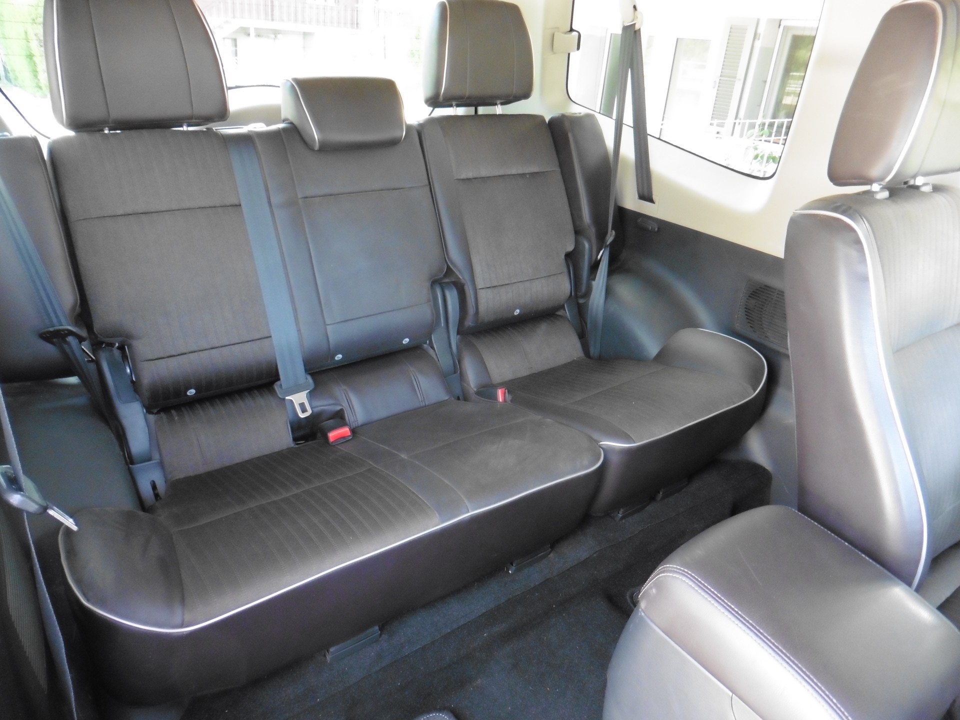 MITSUBISHI Pajero 3.2 DI-D Intense Automatic-image-20
