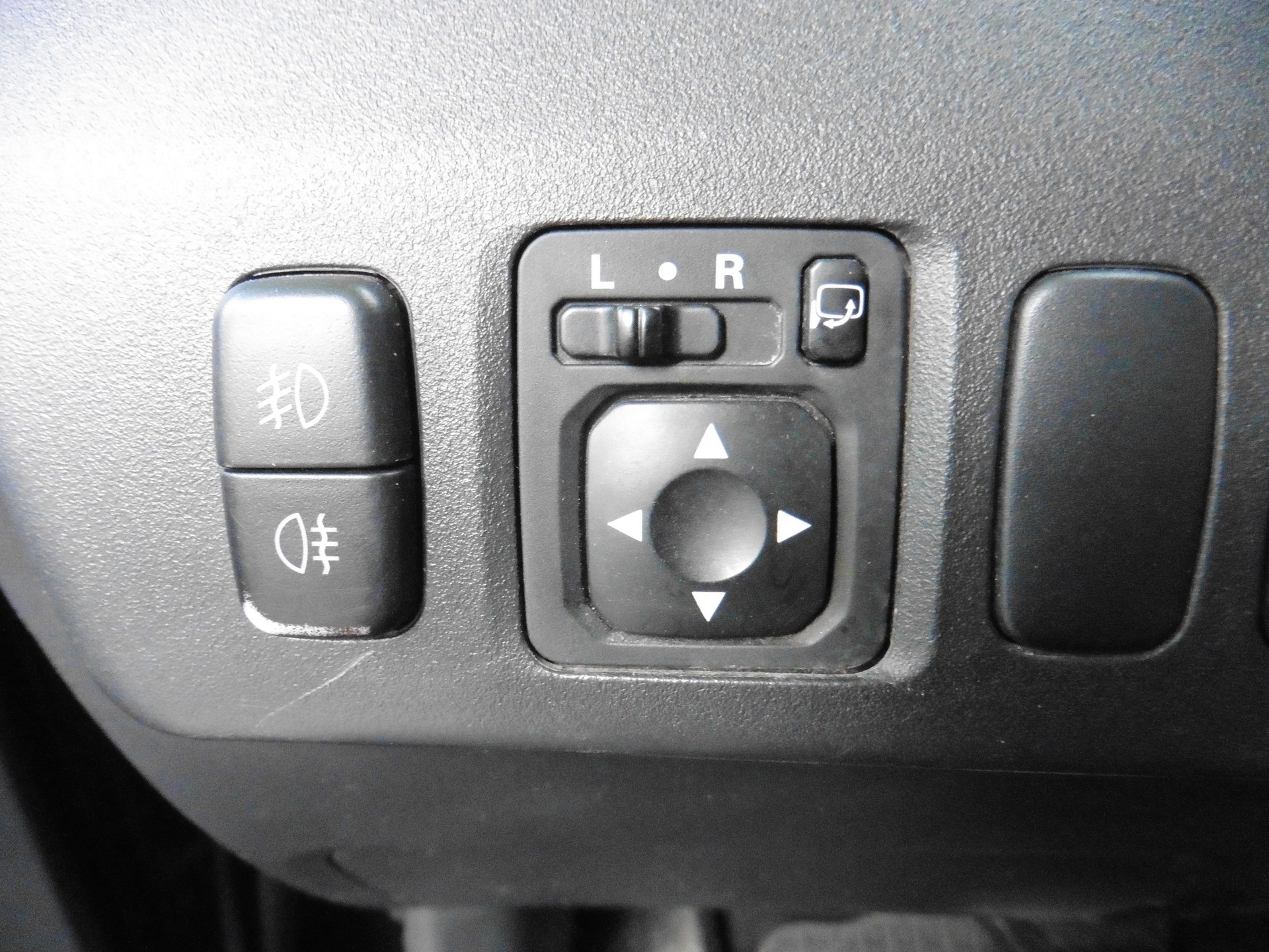 MITSUBISHI Pajero 3.2 DI-D Intense Automatic-image-25