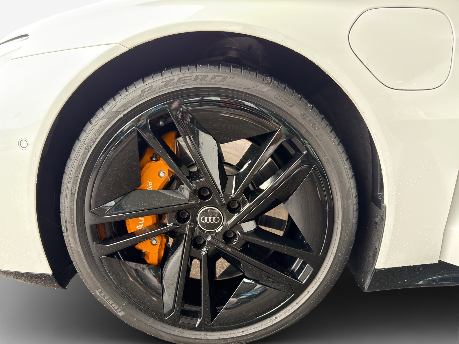 AUDI e-tron GT quattro-image-14