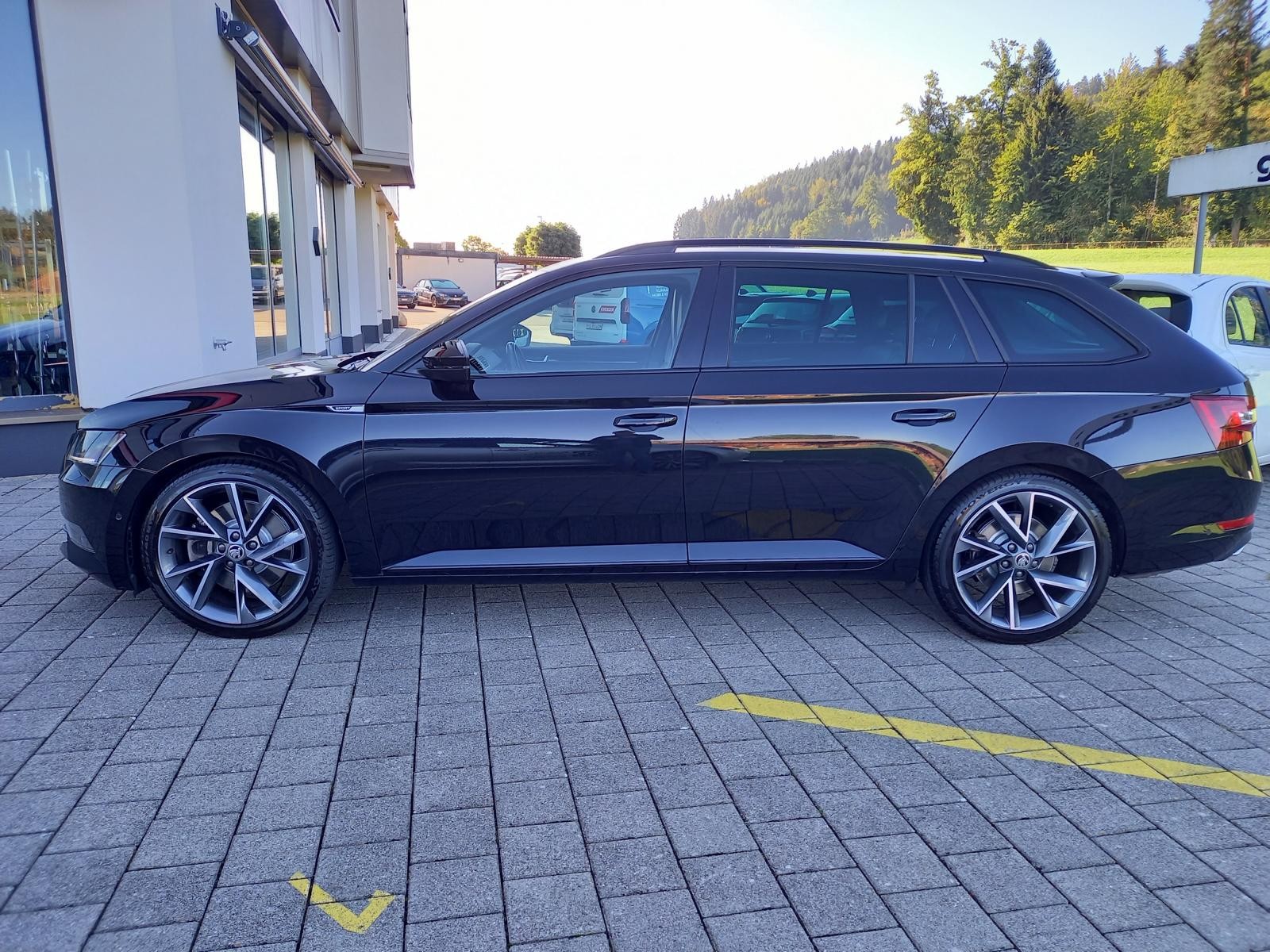 SKODA Superb Combi 2.0 TSI SportLine+ DSG 4x4-showroom-element-2