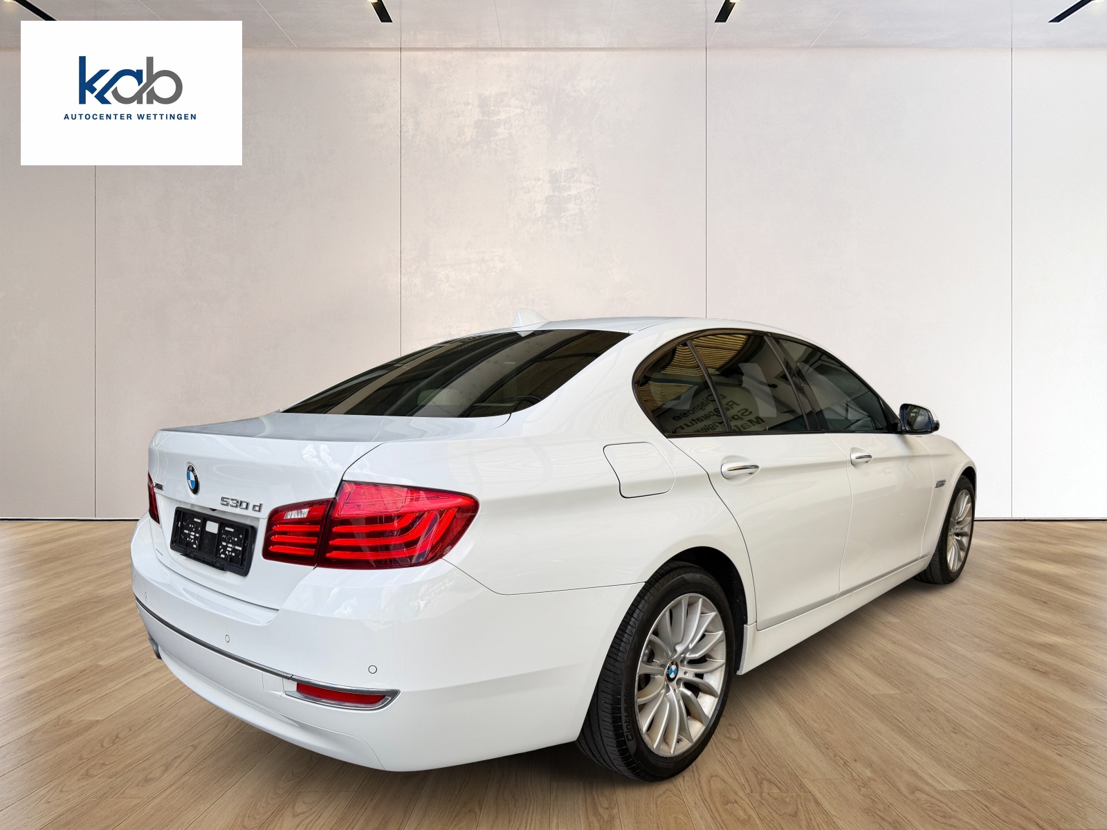 BMW 530d xDrive Luxury Line Steptronic-showroom-element-3