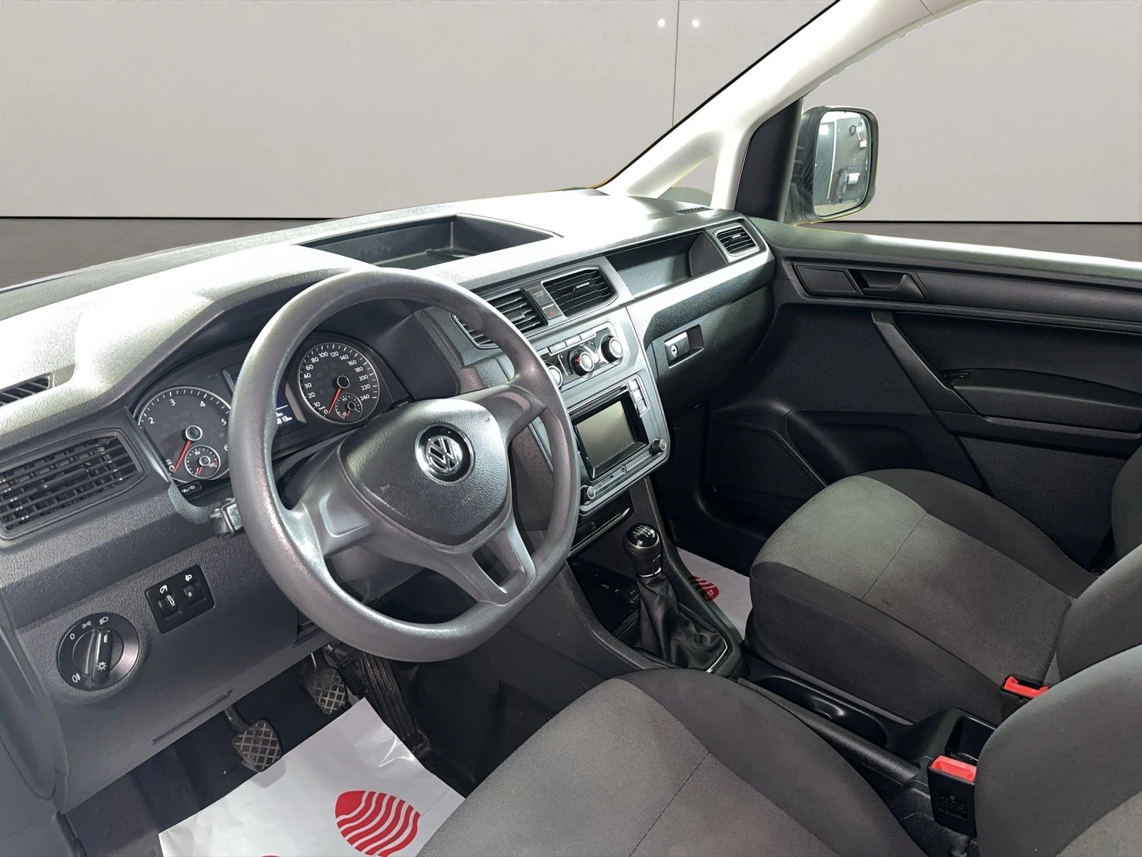 VW Caddy Maxi 1.0TSI BlueMotion Technology-image-9