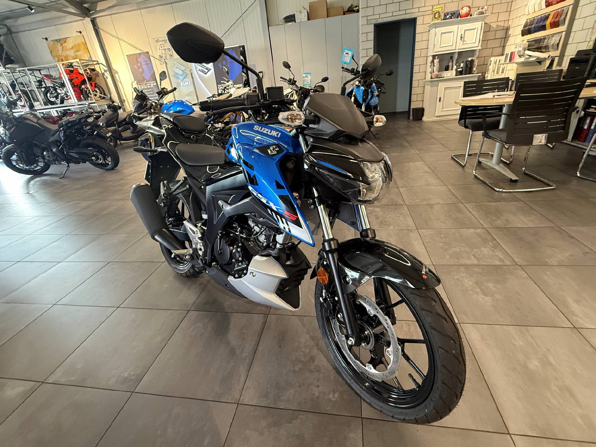 SUZUKI GSX-S 125-image-1