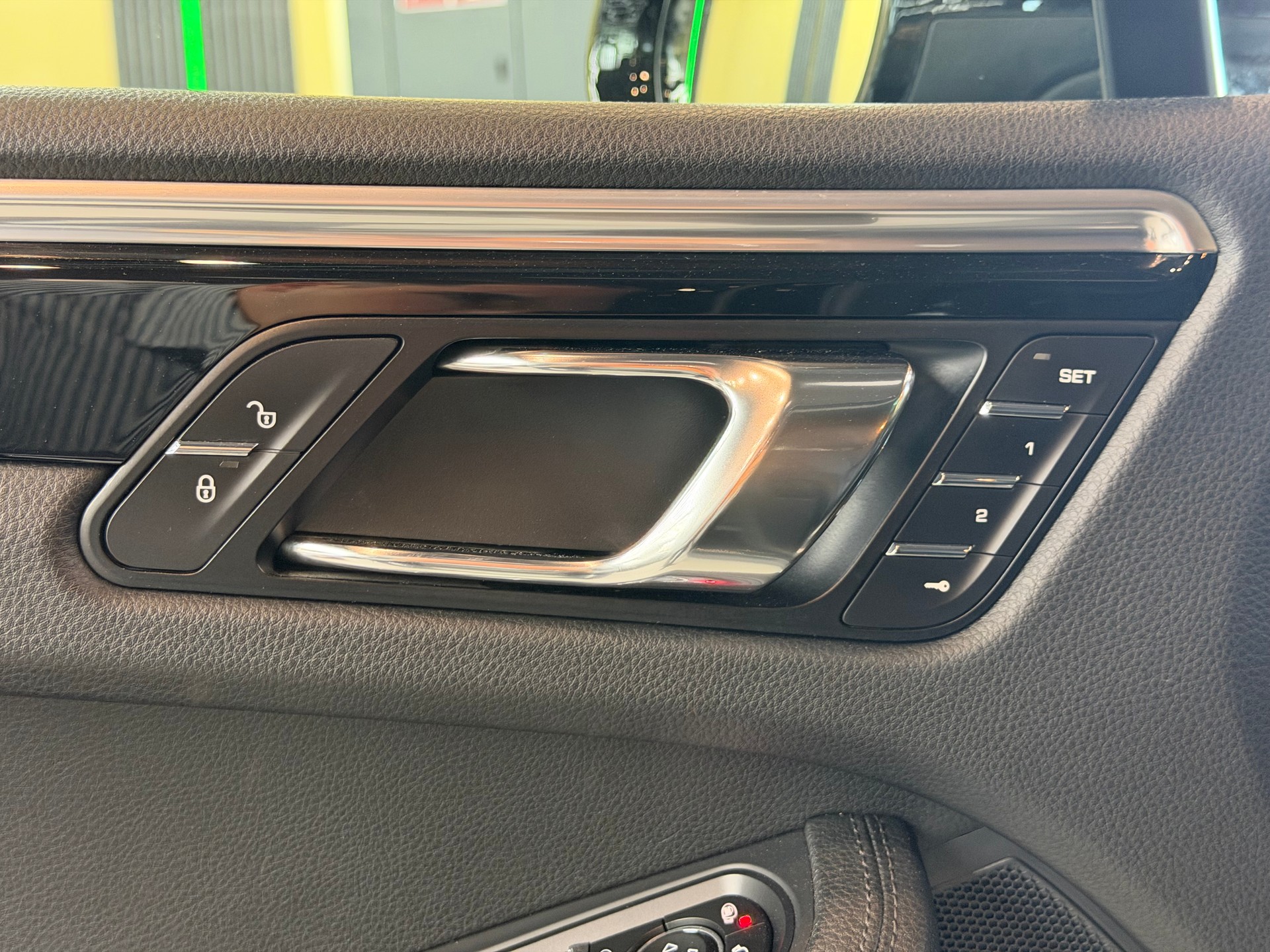PORSCHE Macan S PDK-image-18