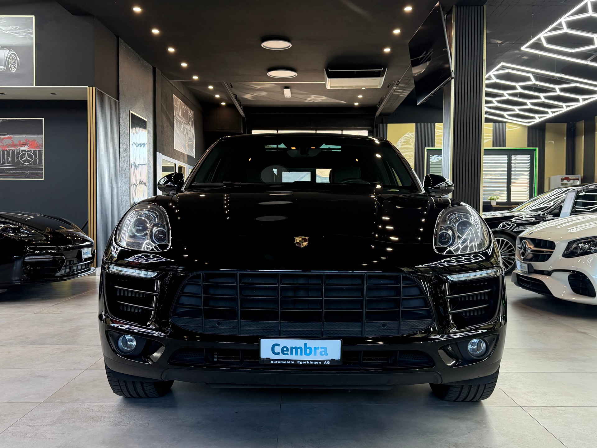 PORSCHE Macan S PDK-showroom-element-1