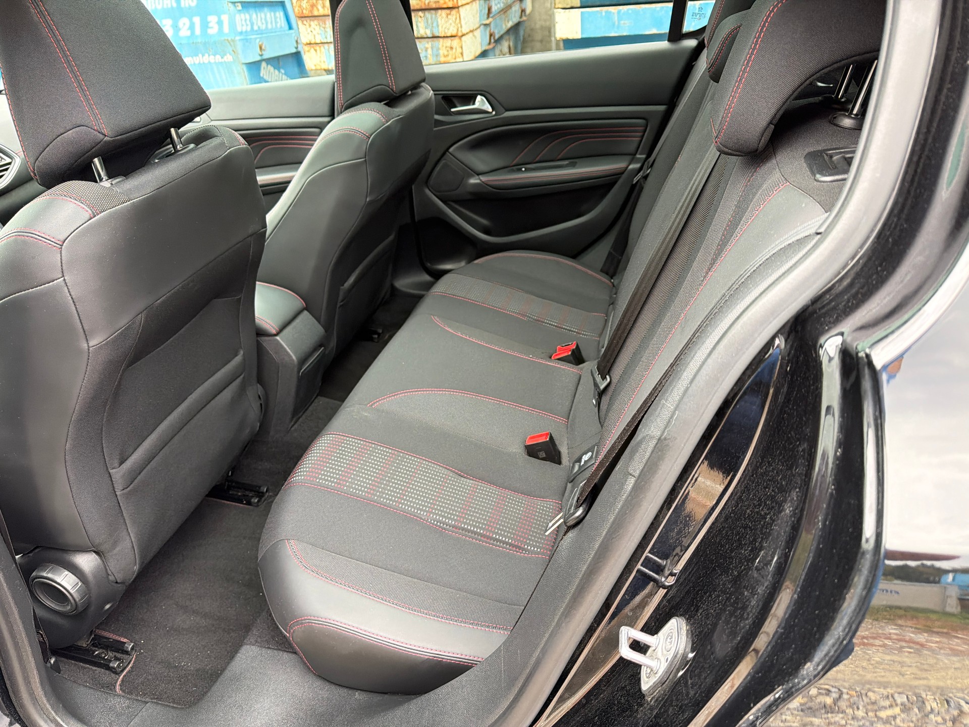 PEUGEOT 308 1.2 Pure Tech GT Line-image-9