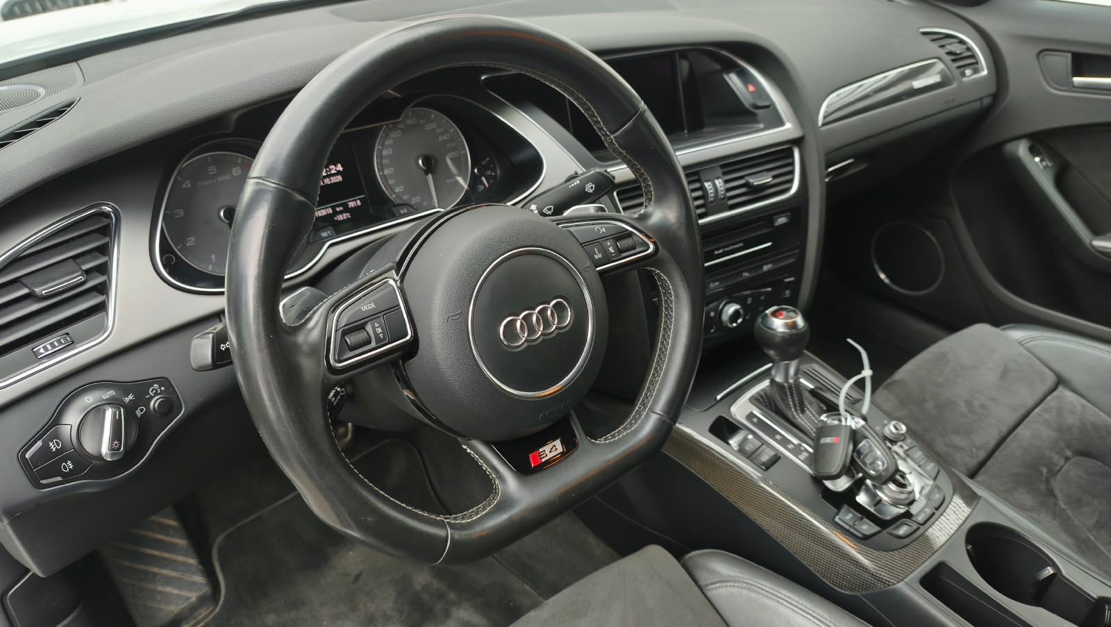 AUDI S4 Limousine 3.0 TFSI quattro S-tronic-image-13