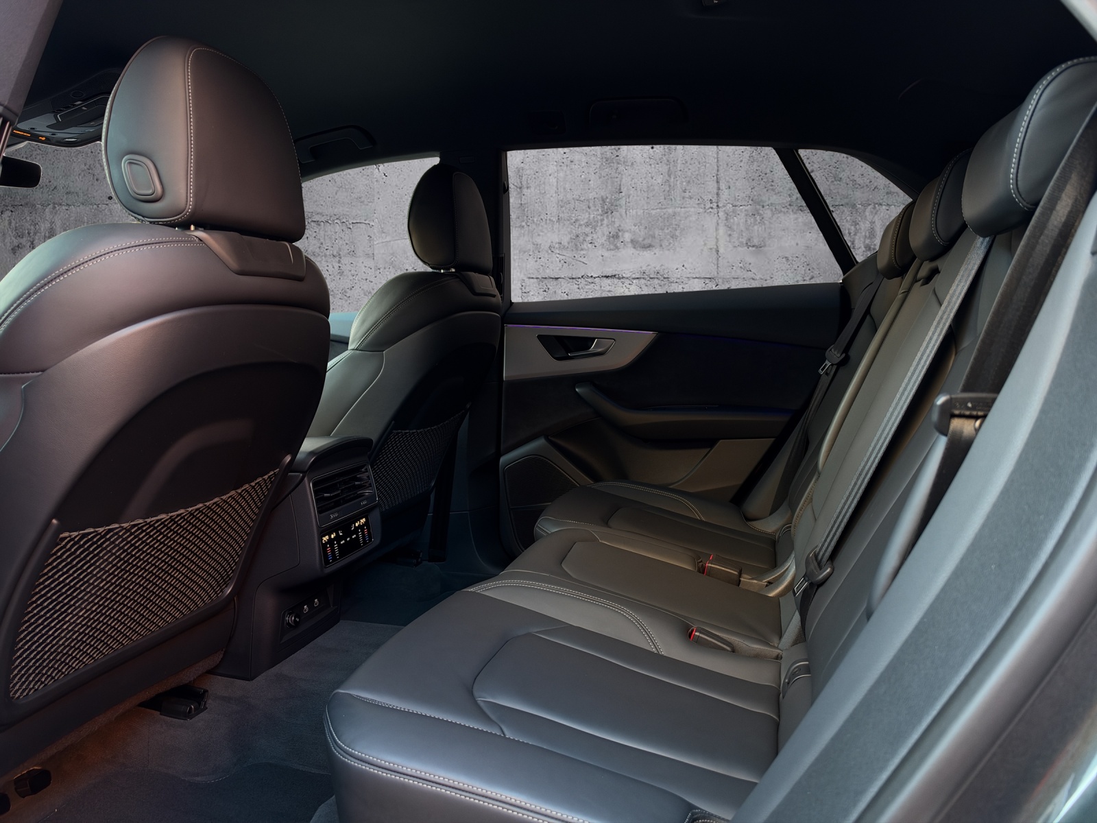 AUDI Q8 SUV 50 TDI quattro 210 kW tiptronic S-Line *CH-FZG. / Gratisservice / Werksgarantie*-image-22
