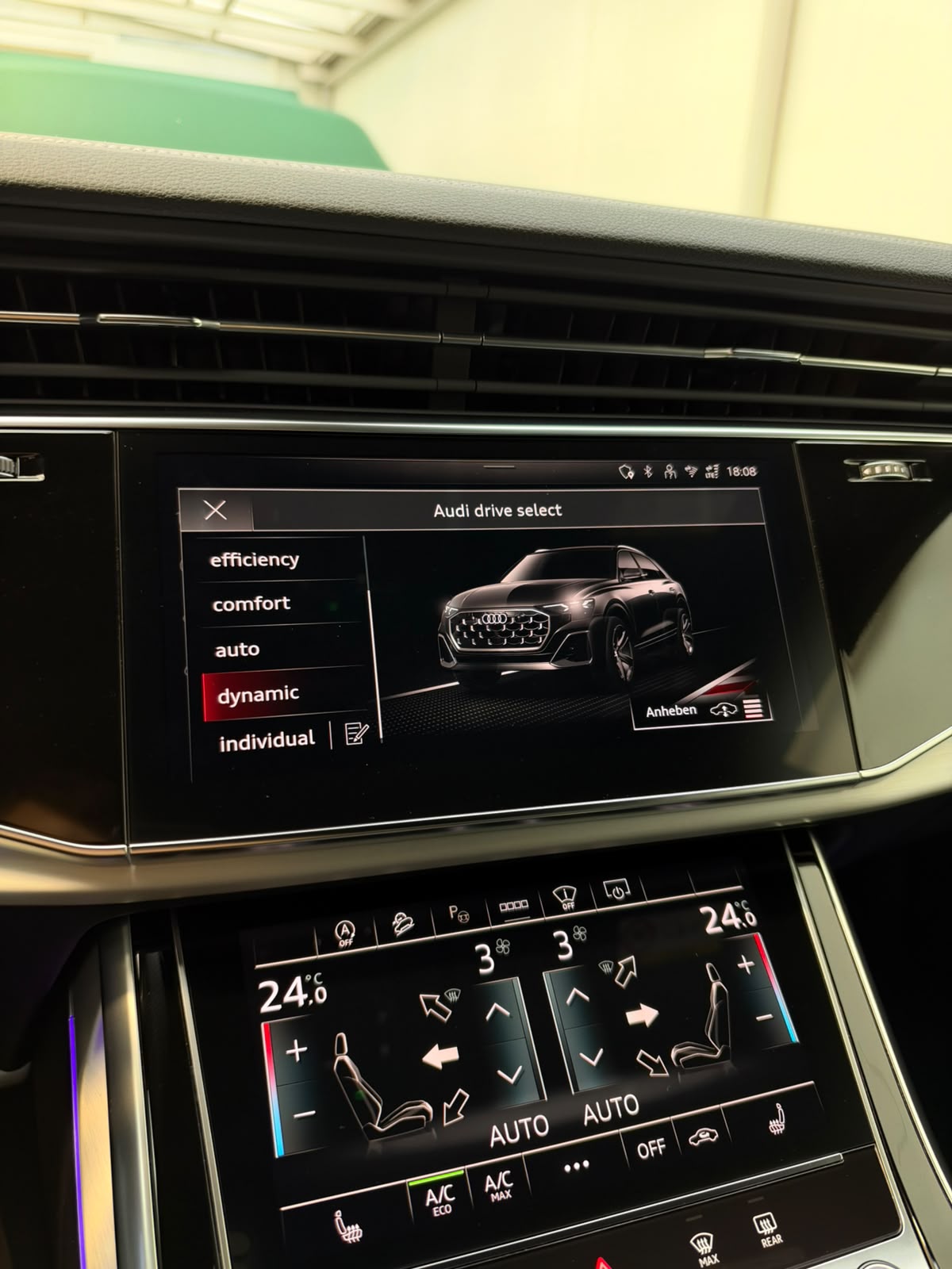 AUDI Q8 SUV 50 TDI quattro 210 kW tiptronic S-Line *CH-FZG. / Gratisservice / Werksgarantie*-image-21