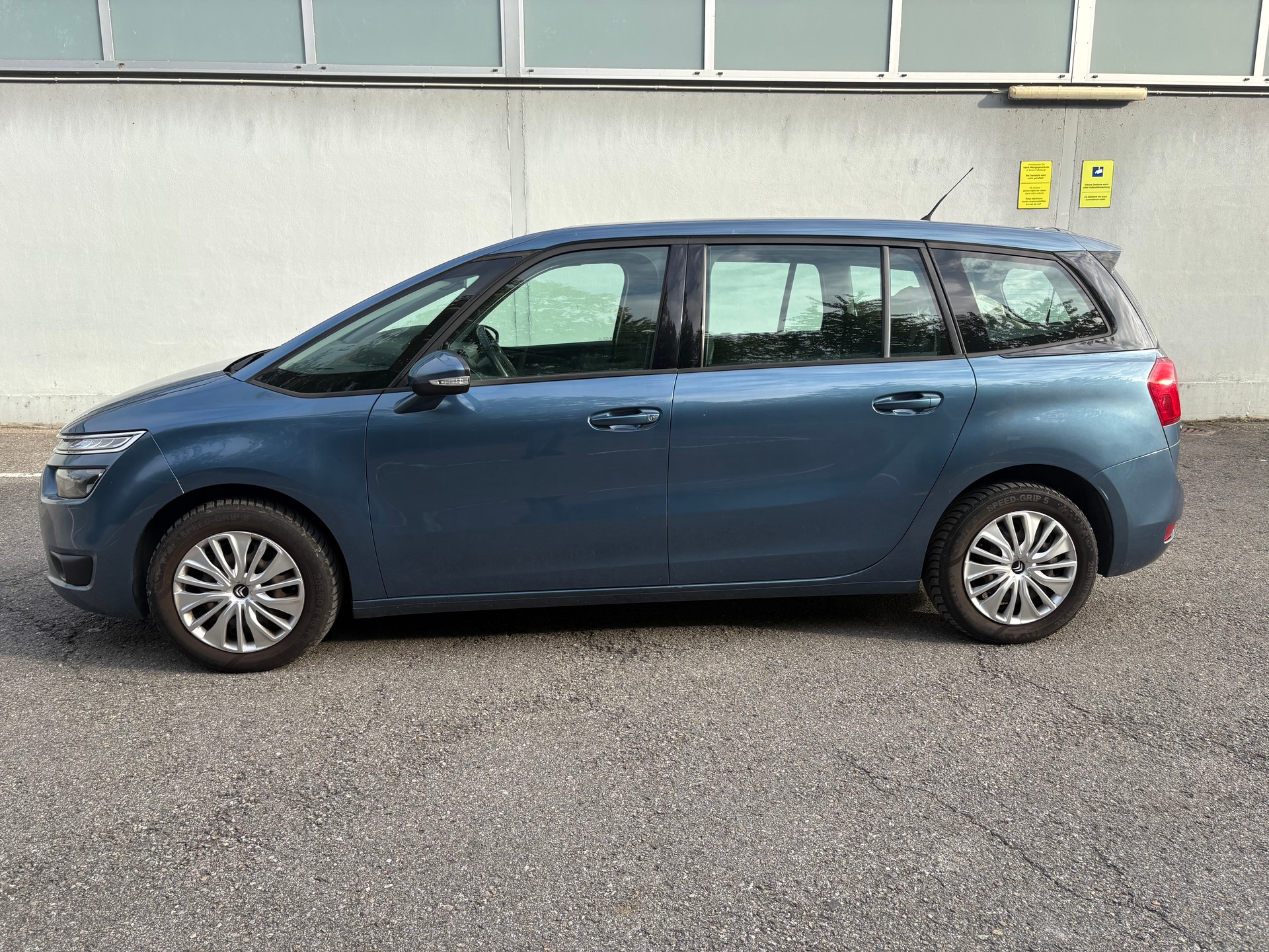CITROEN Grand C4 Picasso 1.6i 16V Séduction-image-1