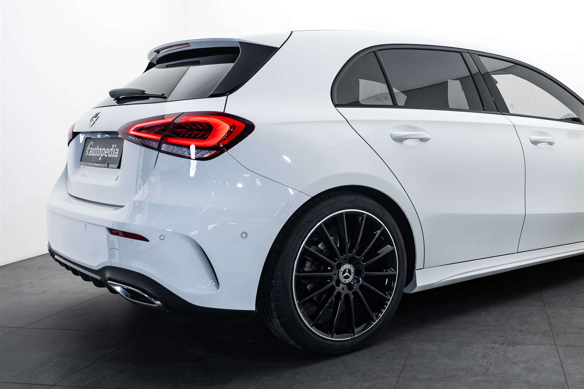MERCEDES-BENZ MERCEDES-BENZ A 200 AMG Line 7G-DCT-showroom-element-3