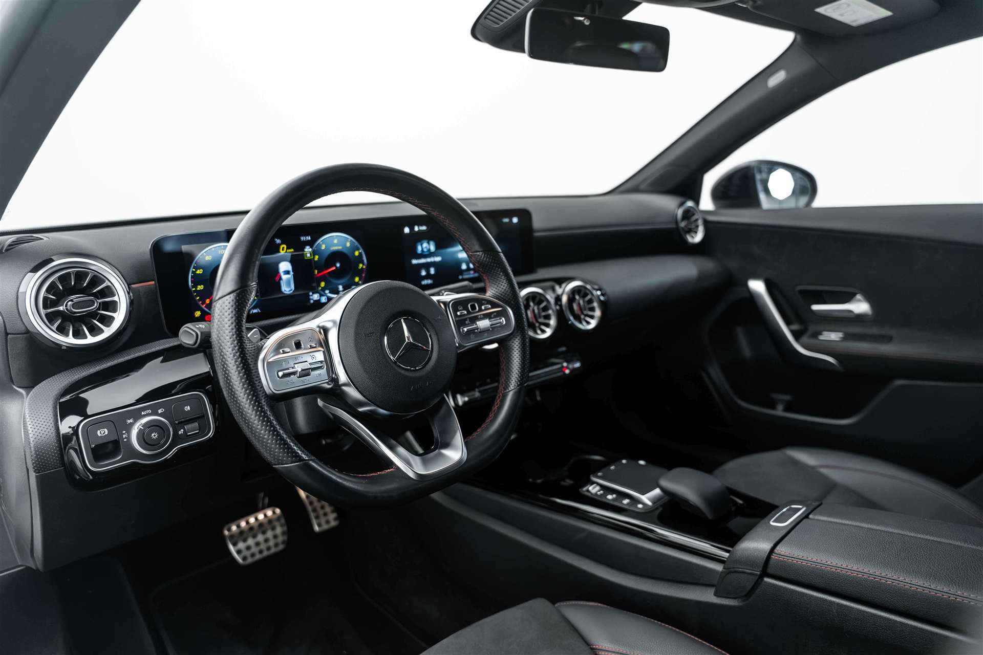 MERCEDES-BENZ MERCEDES-BENZ A 200 AMG Line 7G-DCT-image-7
