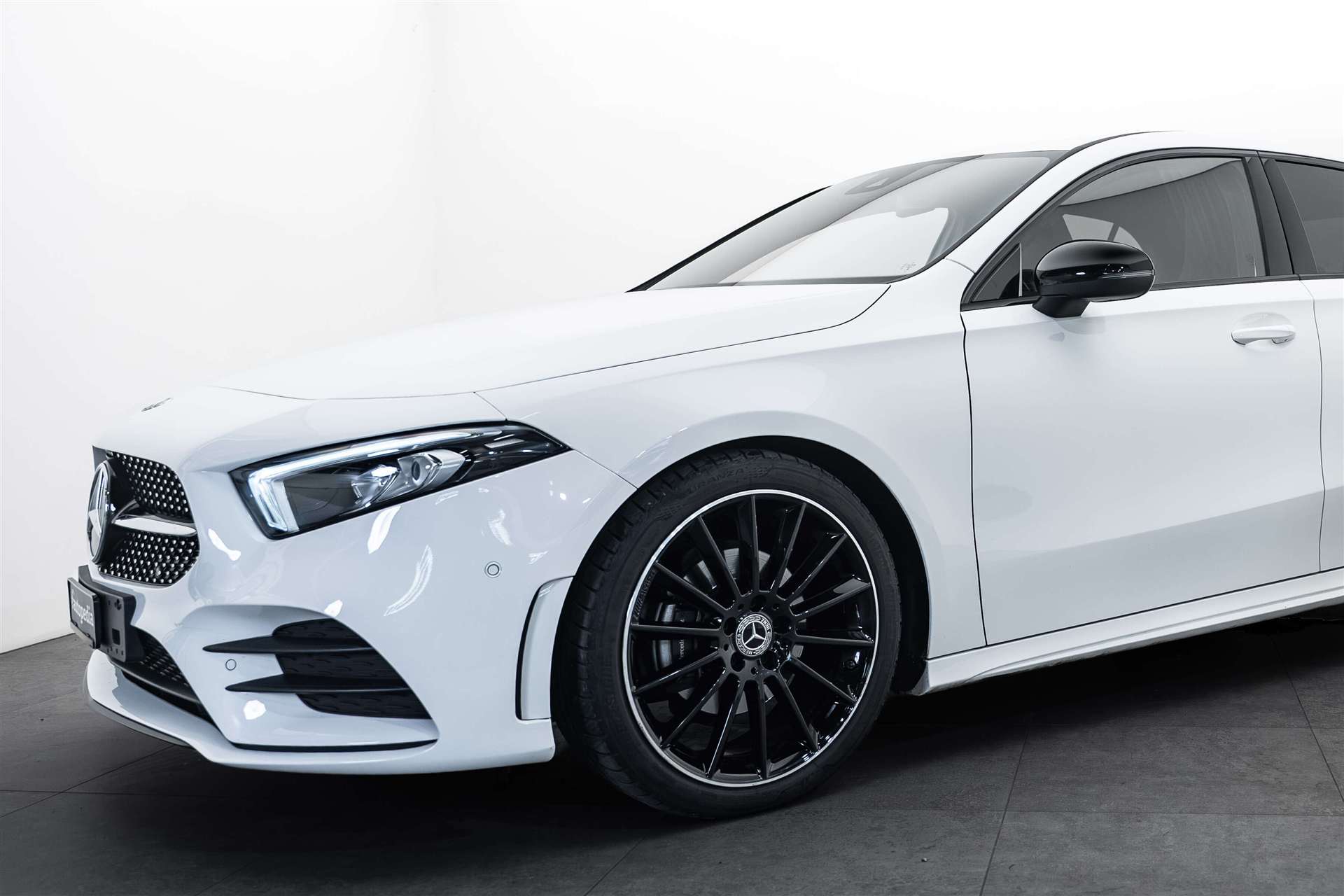 MERCEDES-BENZ MERCEDES-BENZ A 200 AMG Line 7G-DCT-showroom-element-1
