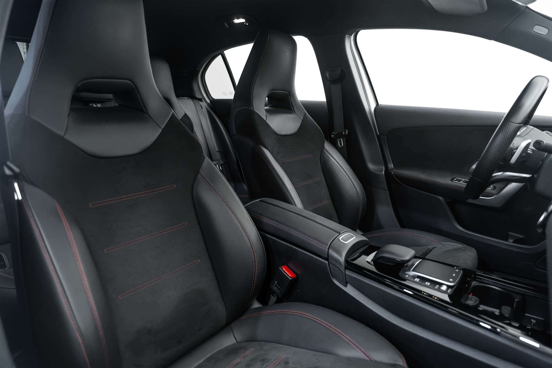 MERCEDES-BENZ MERCEDES-BENZ A 200 AMG Line 7G-DCT-image-11