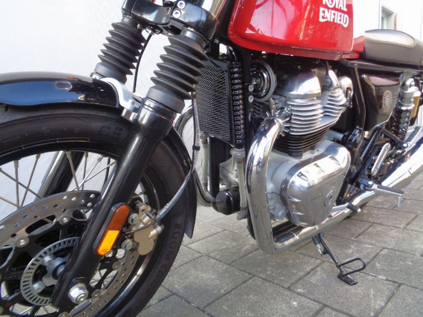 ROYAL ENFIELD GT 650 TWIN E5-image-9