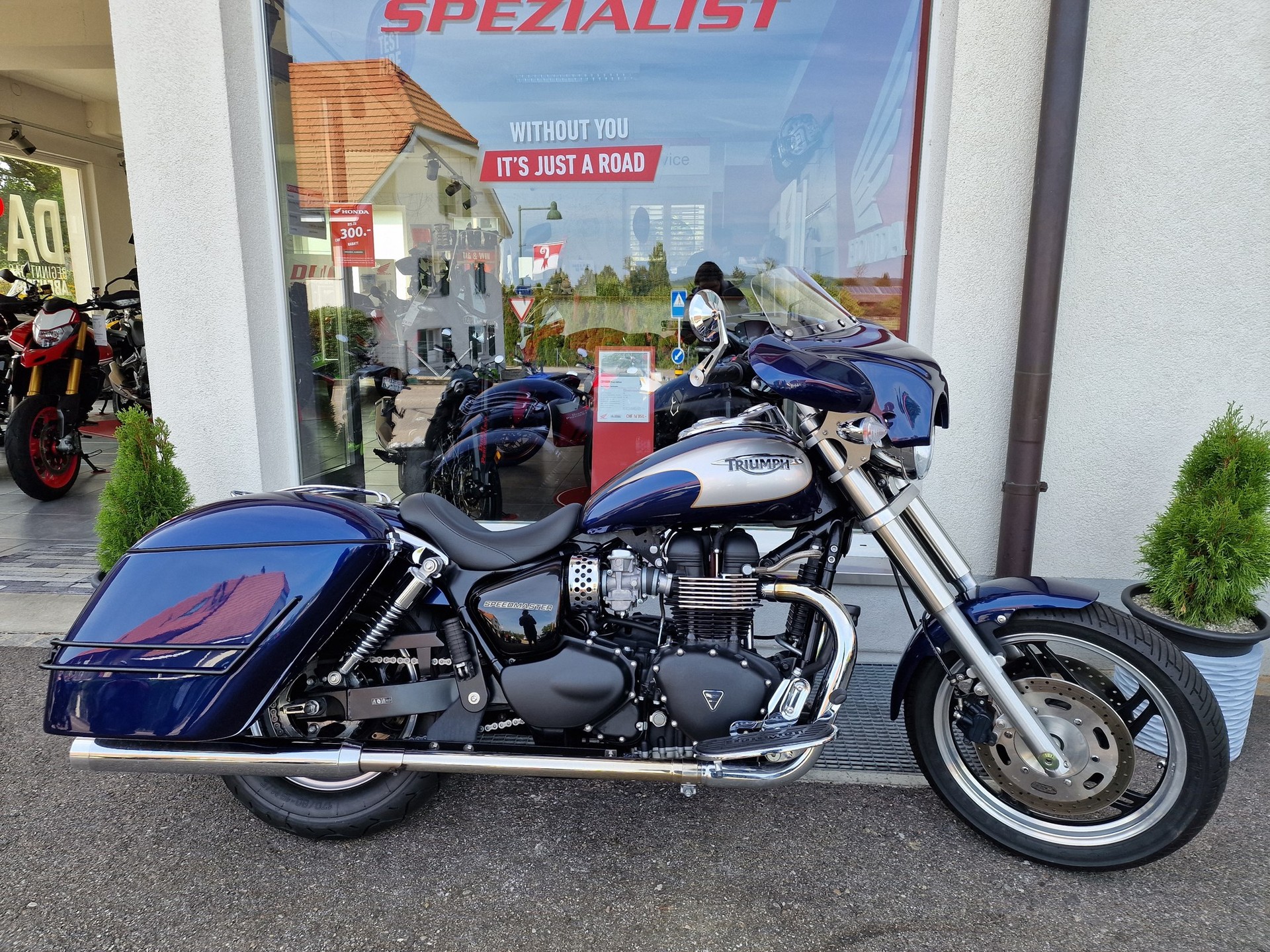 TRIUMPH Speedmaster 900 i-image-0