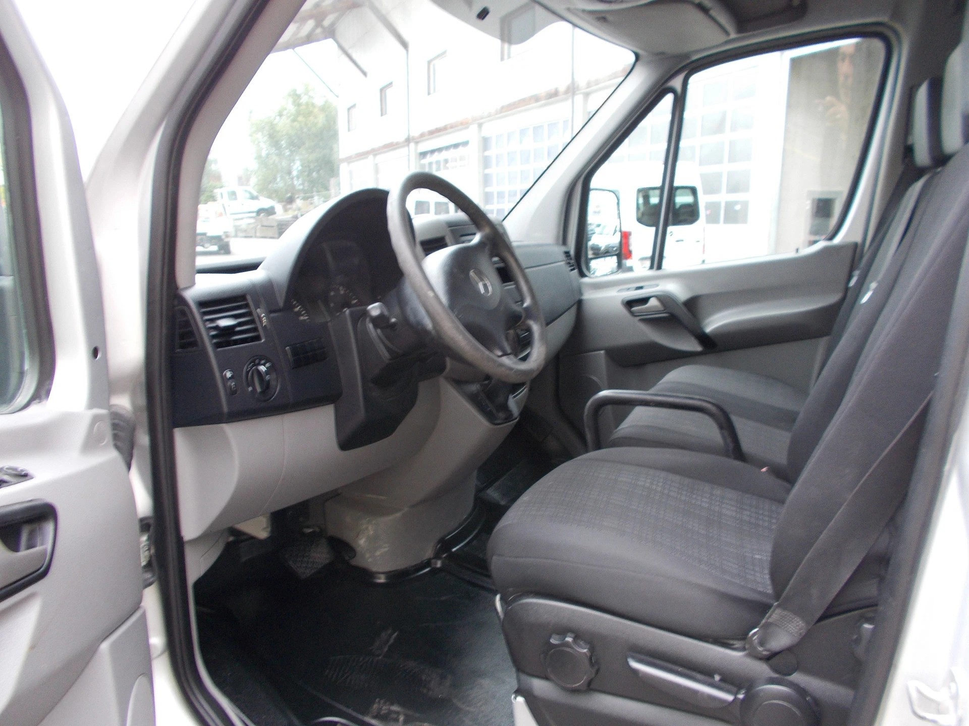 MERCEDES-BENZ Sprinter 209 CDI MOTOR 20.000KM-image-8