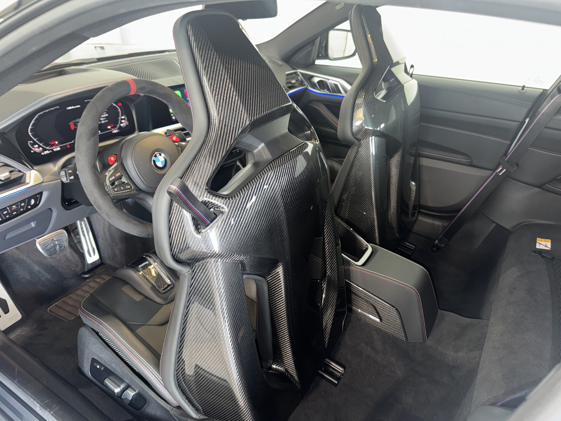 BMW M4 CSL Coupé-image-23
