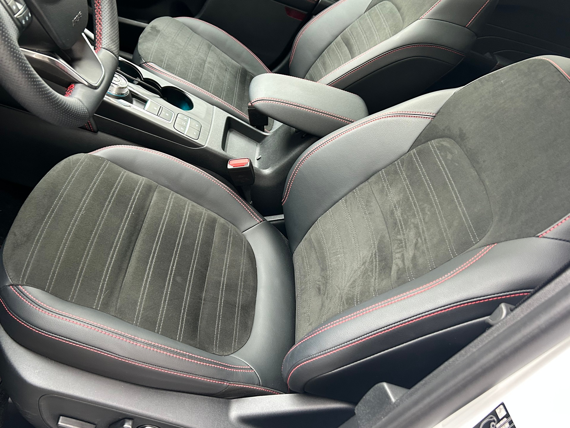 FORD Kuga 2.5 PHEV ST-Line X 2WD-image-10