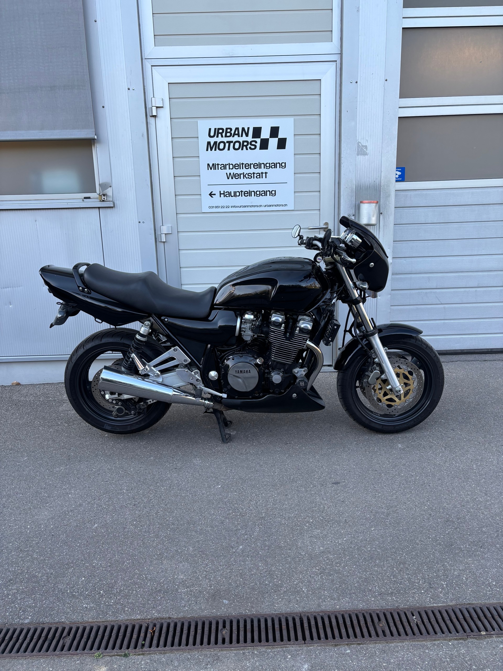 YAMAHA XJR 1200-image-0