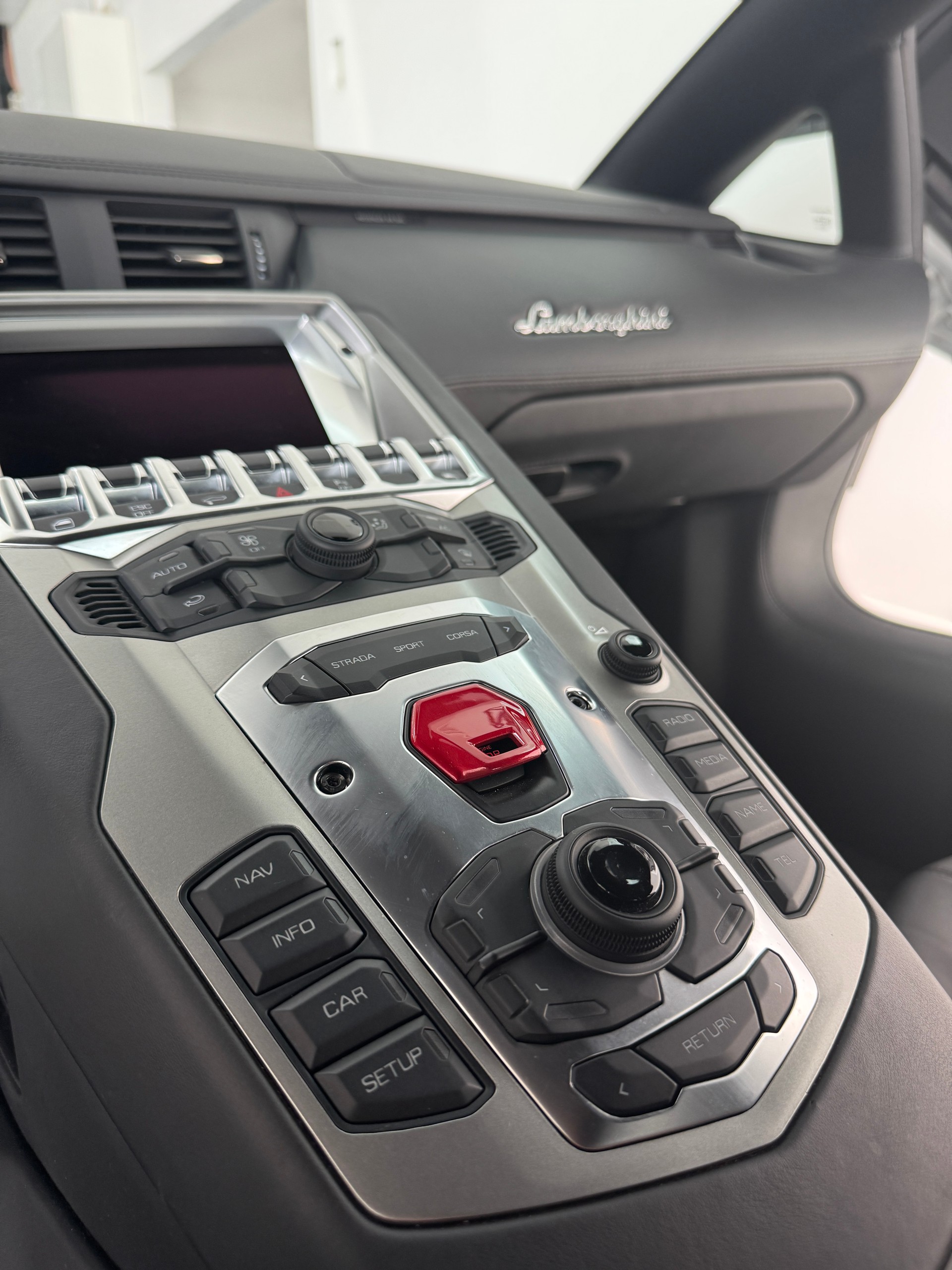 LAMBORGHINI Aventador LP700-4 Coupé E-Gear-image-9