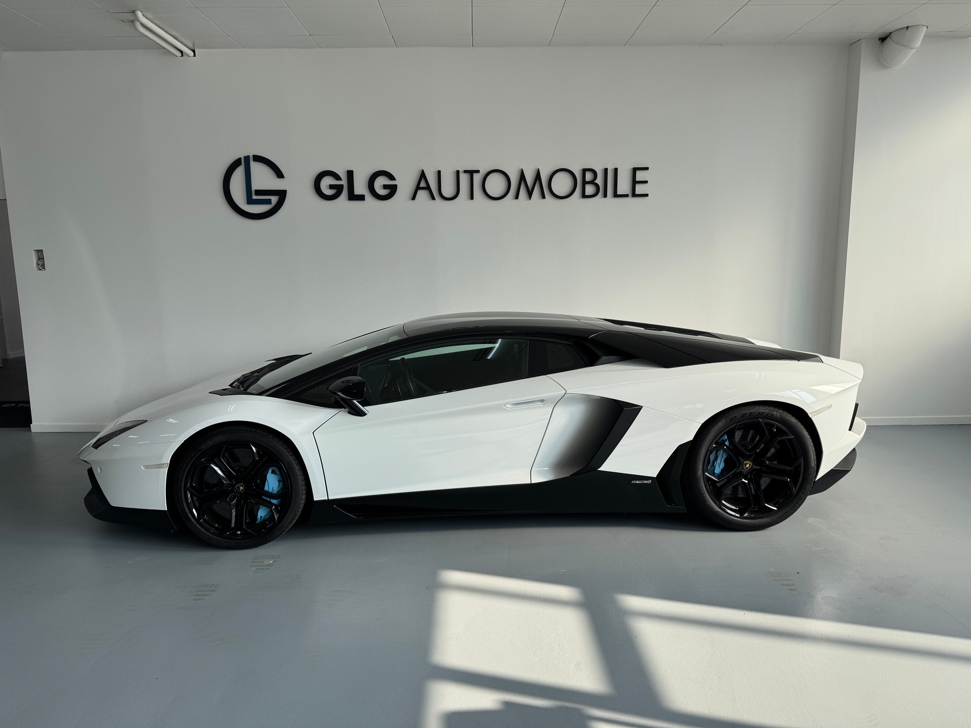 LAMBORGHINI Aventador LP700-4 Coupé E-Gear-showroom-element-2