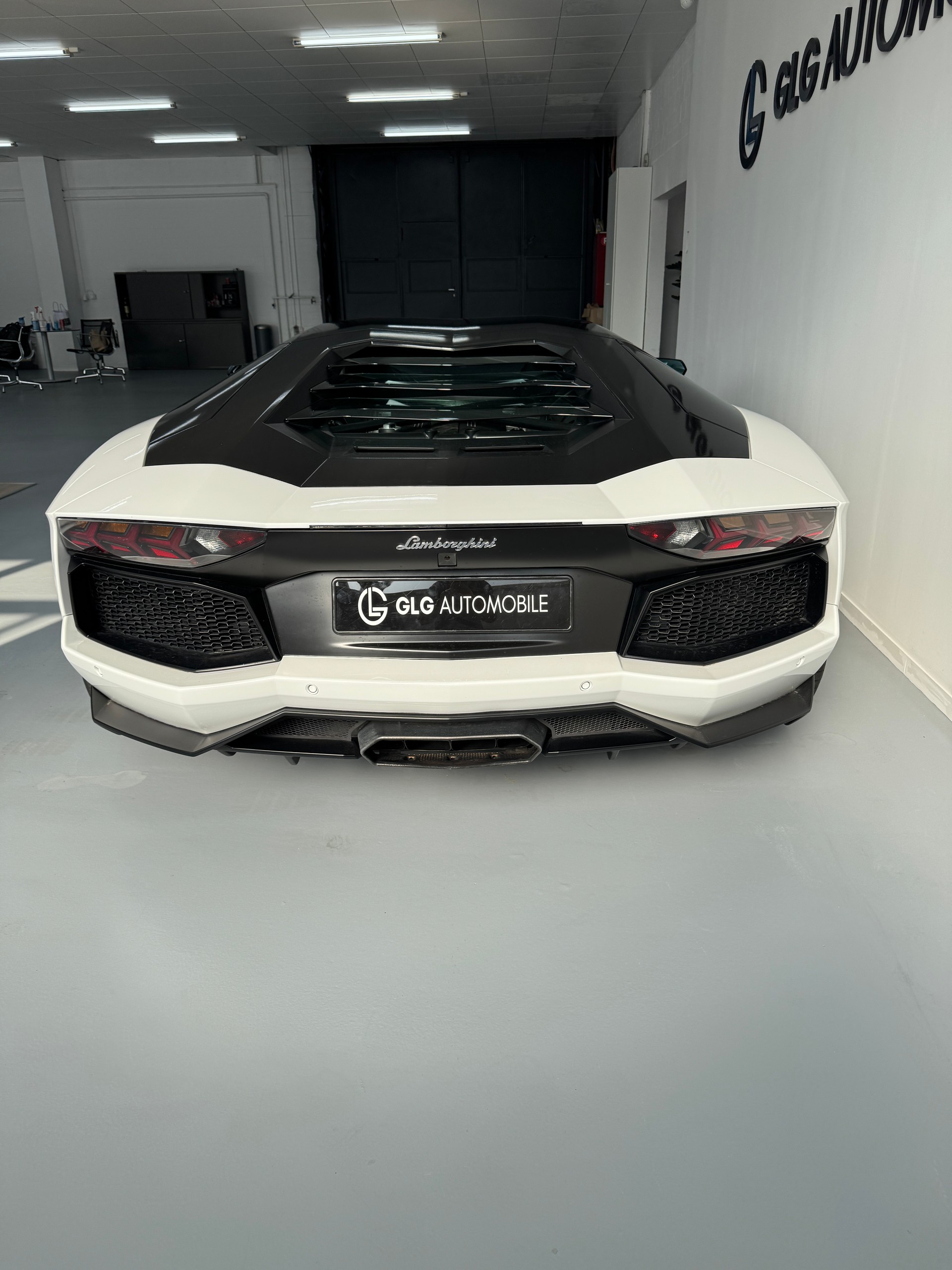 LAMBORGHINI Aventador LP700-4 Coupé E-Gear-image-4