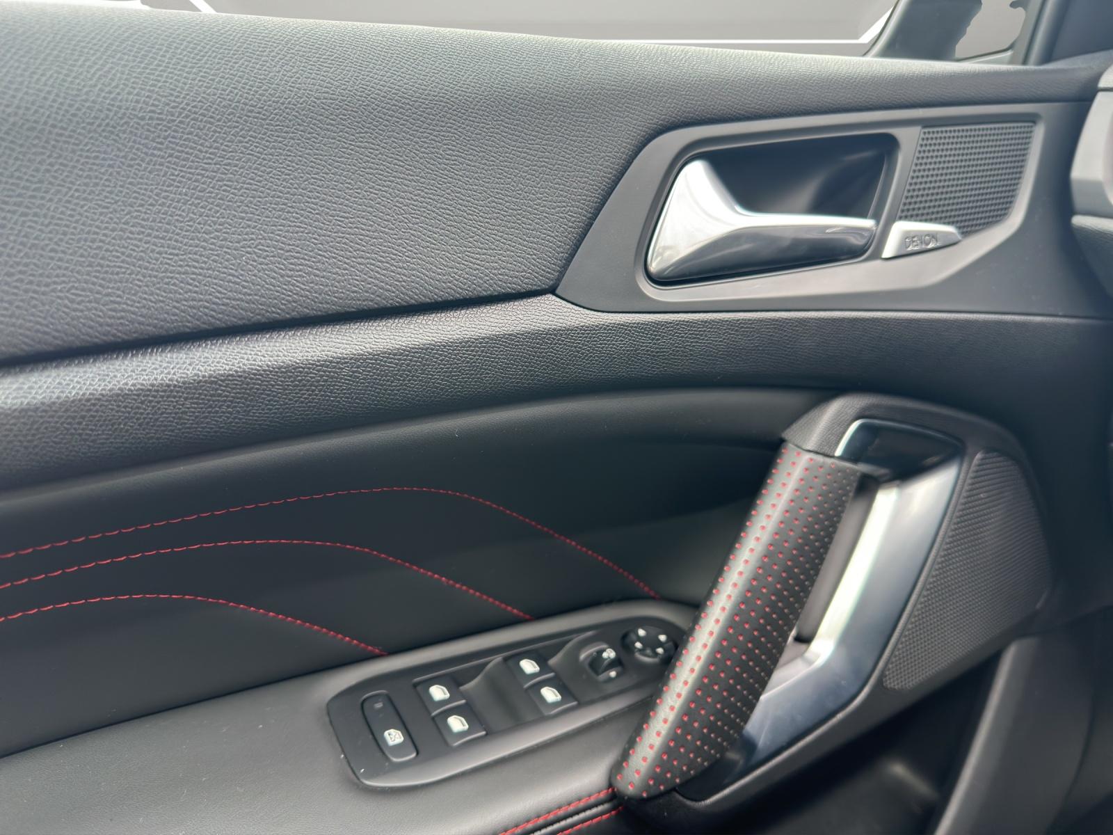PEUGEOT 308 1.6 THP GTi 270-image-10