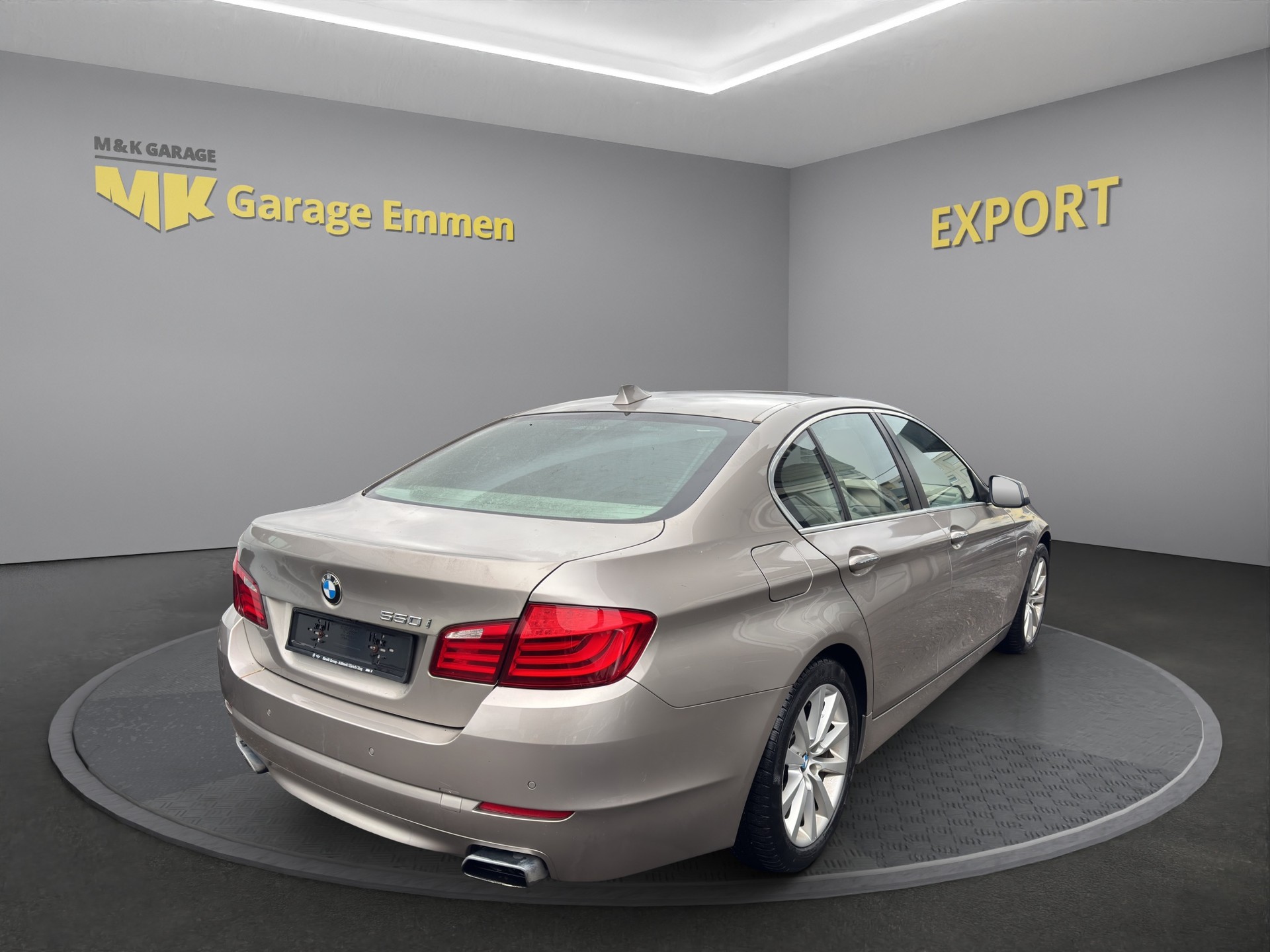 BMW 550i xDrive Steptronic-image-4