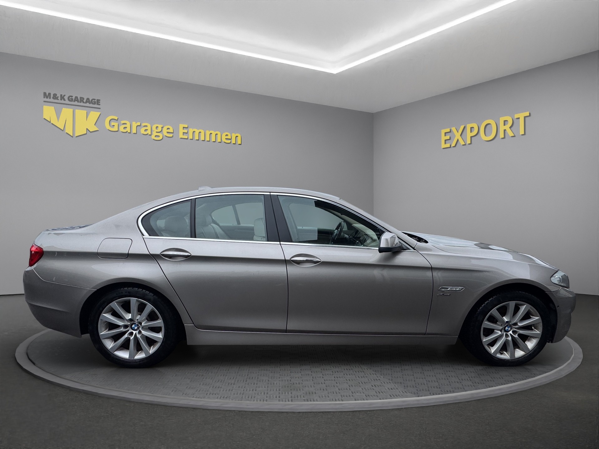 BMW 550i xDrive Steptronic-image-5