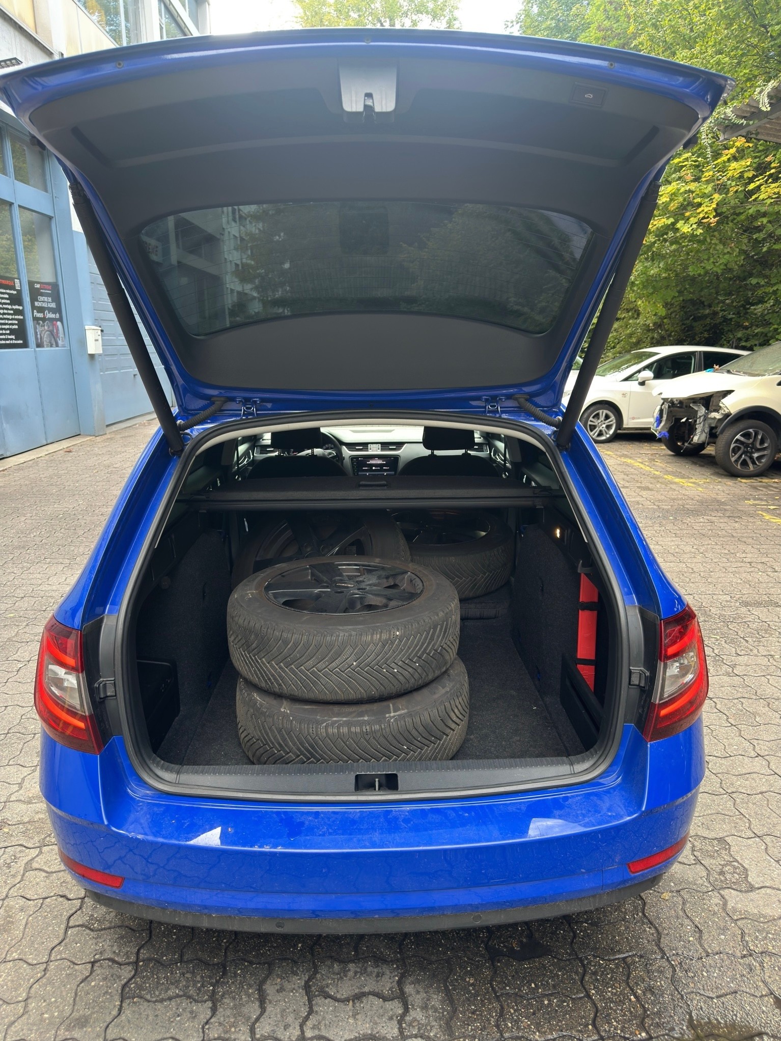 SKODA Octavia Combi 1.8 TSI Style 4x4 DSG-image-9