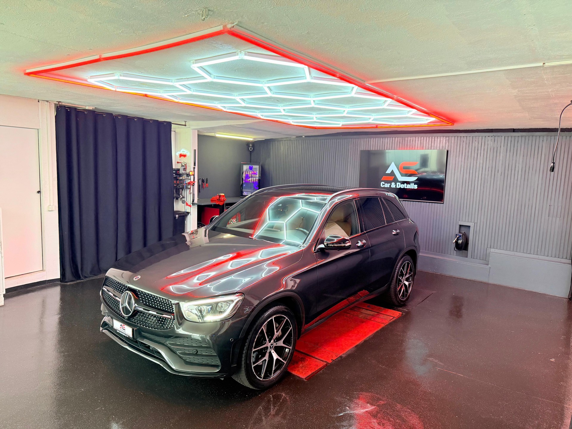 MERCEDES-BENZ GLC 220 d AMG Line 4Matic 9G-Tronic