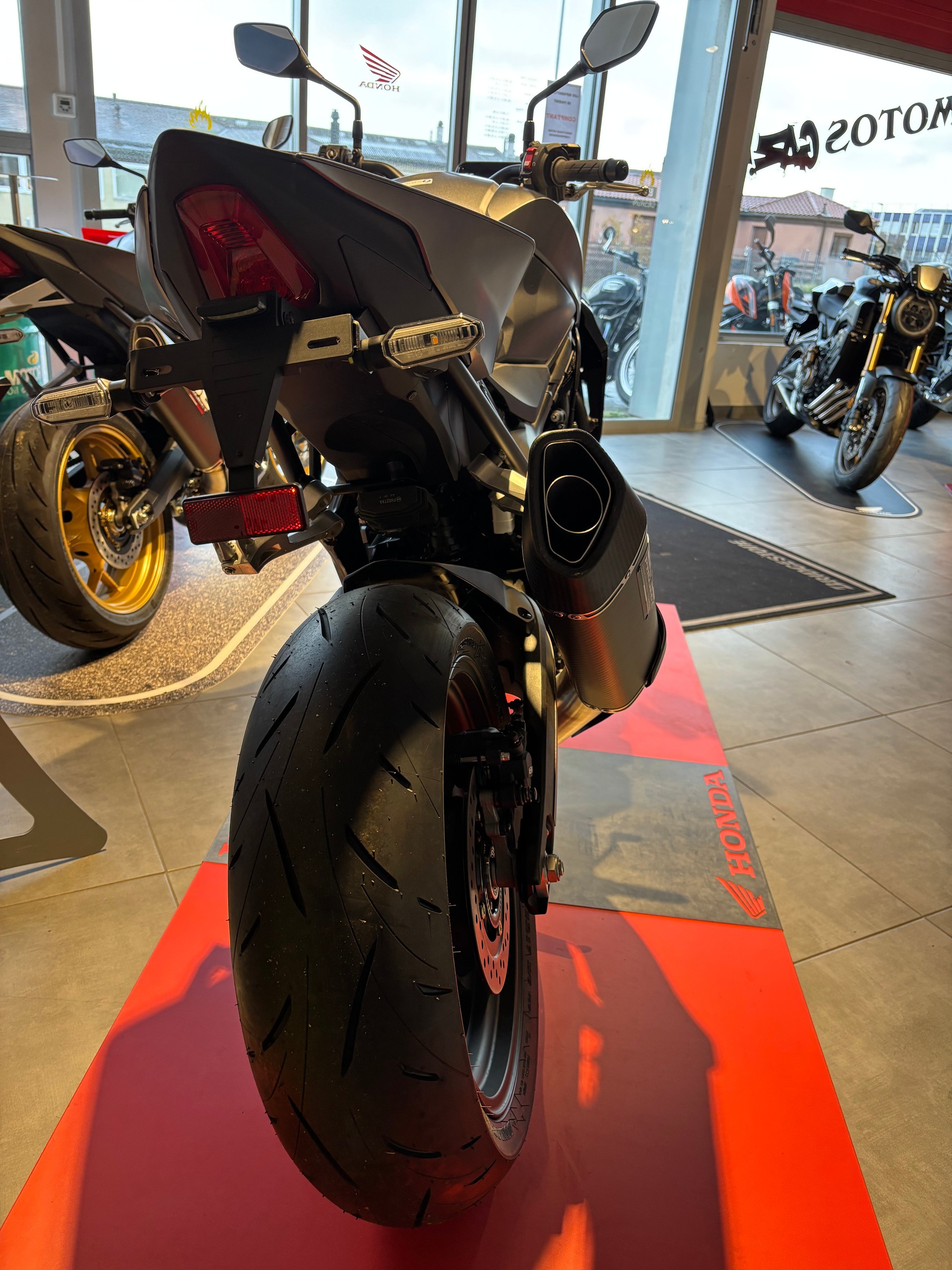 HONDA CB 1000 Hornet-image-4