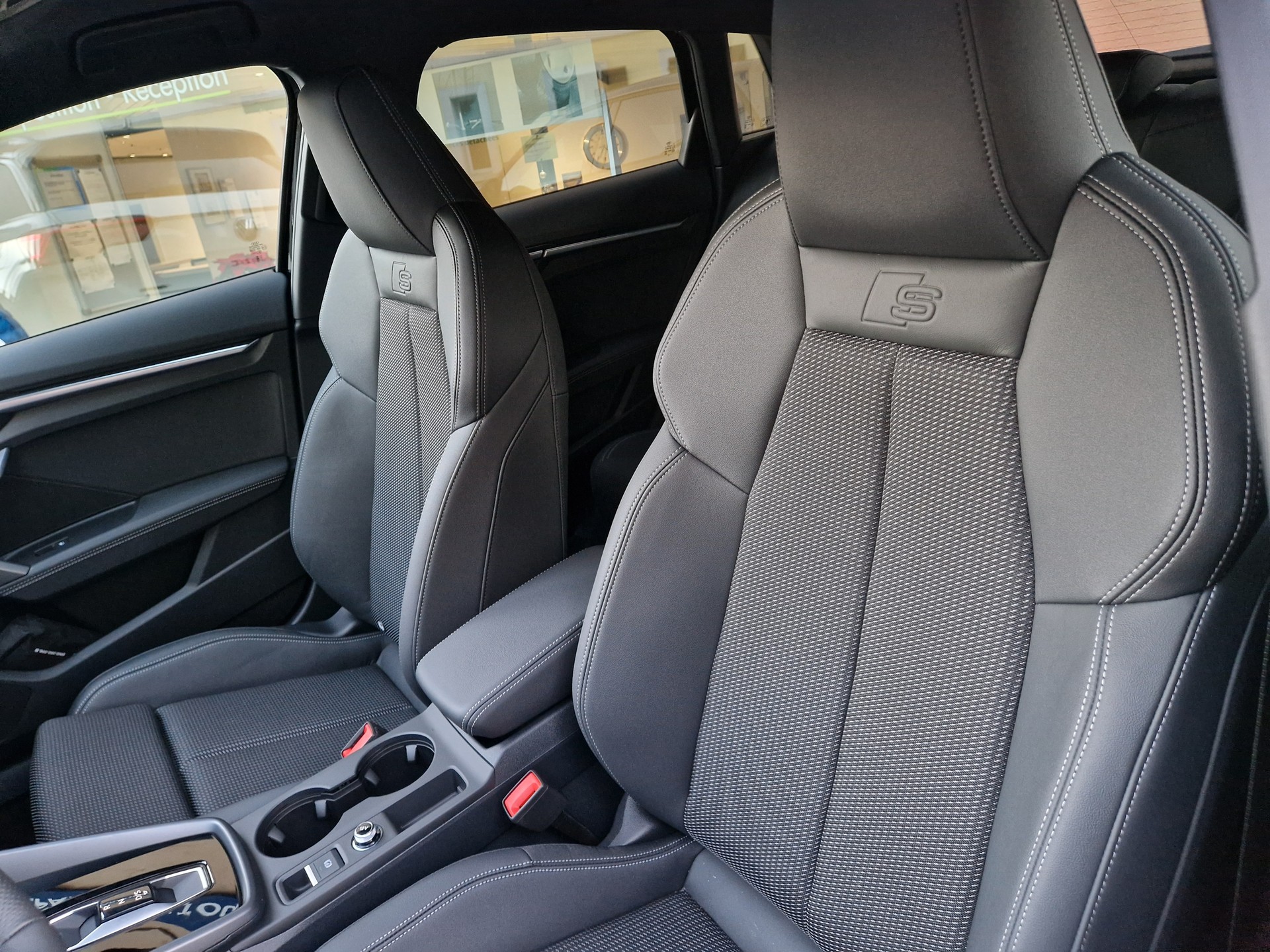 AUDI A3 Sportback 35 TFSI S line S-tronic-image-3