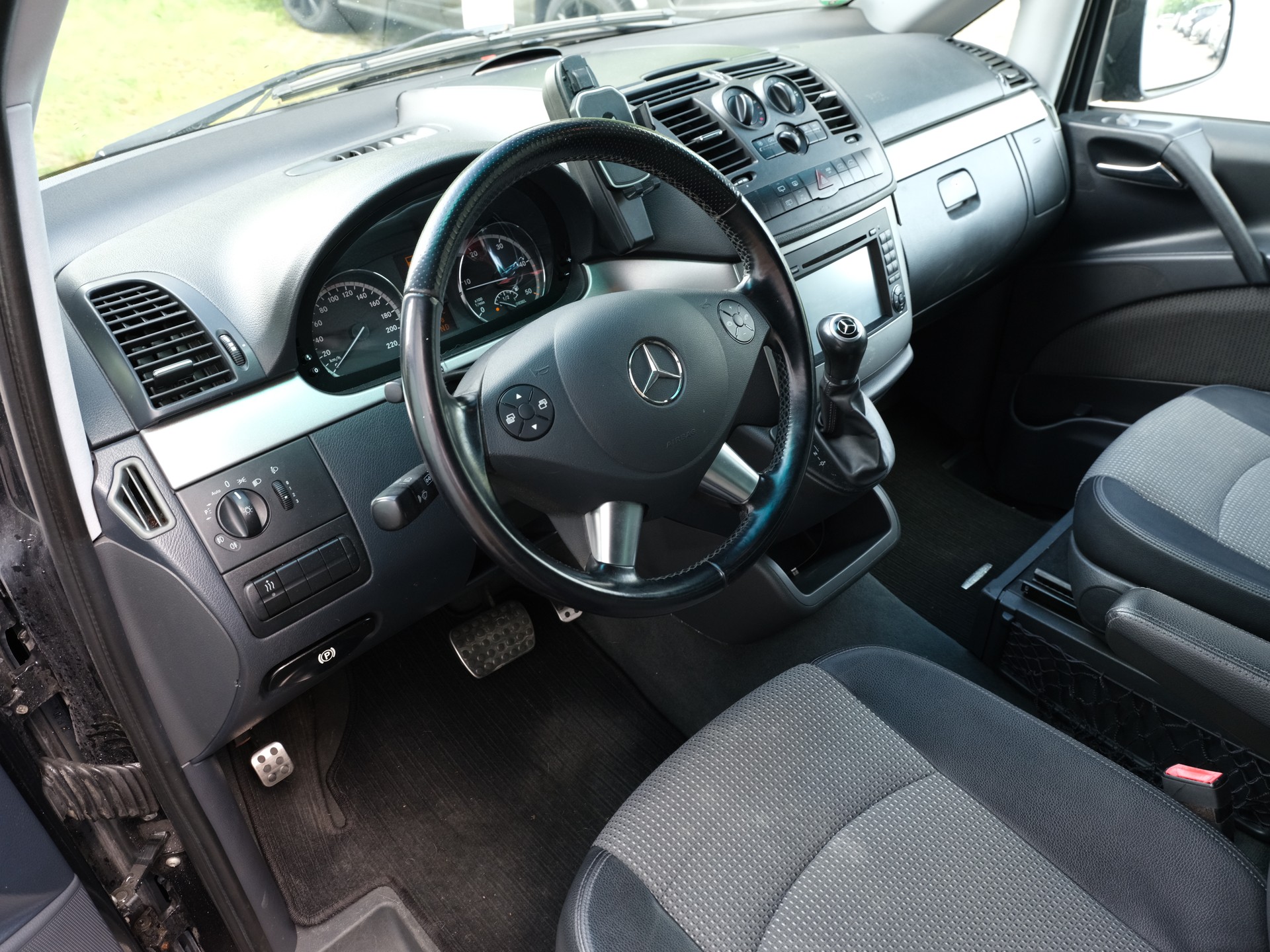 MERCEDES-BENZ Viano 2.2 CDI Blue Efficiency Trend EL 4Matic A-image-10