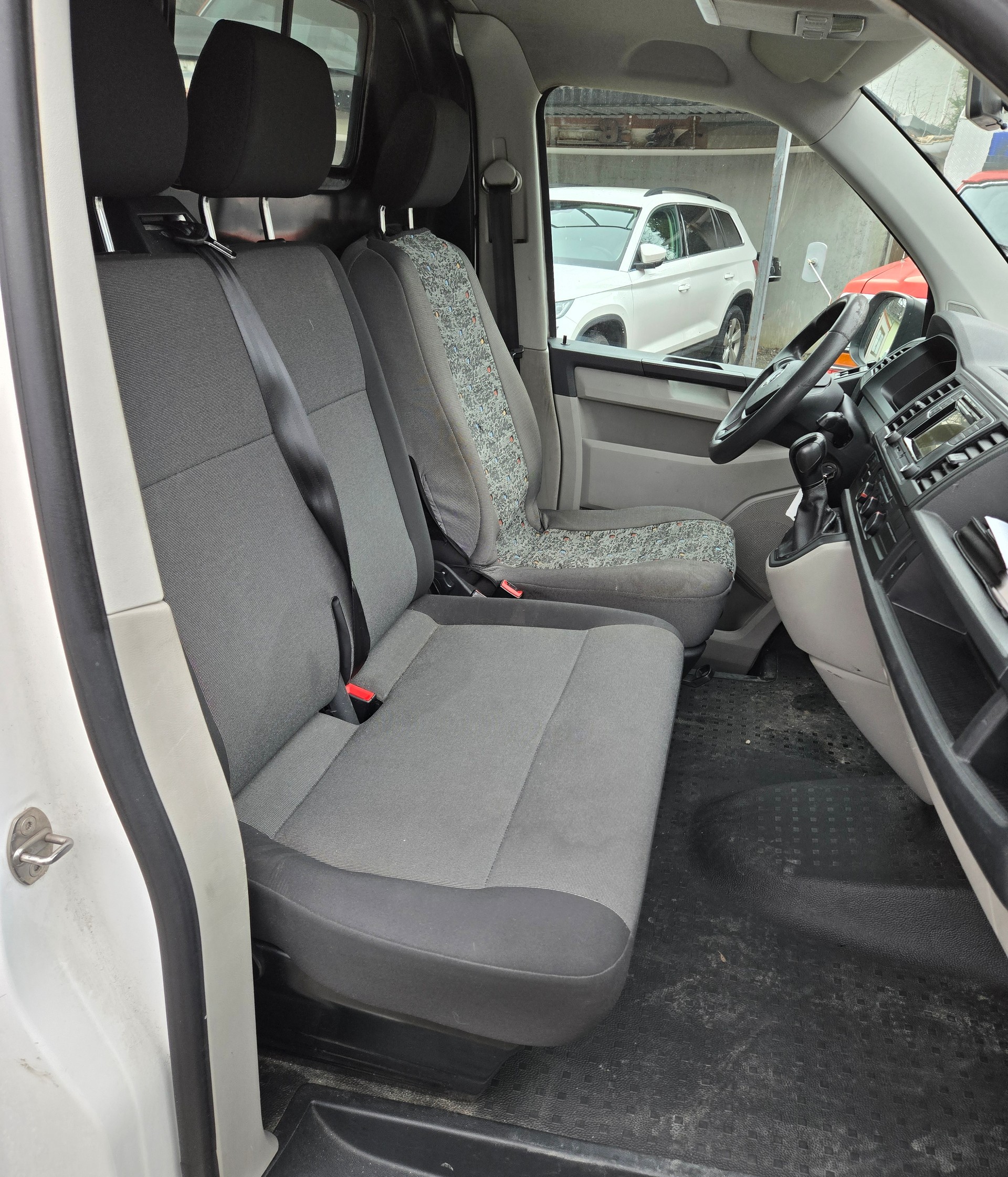 VW T6 2.0 TDI DSG-image-12