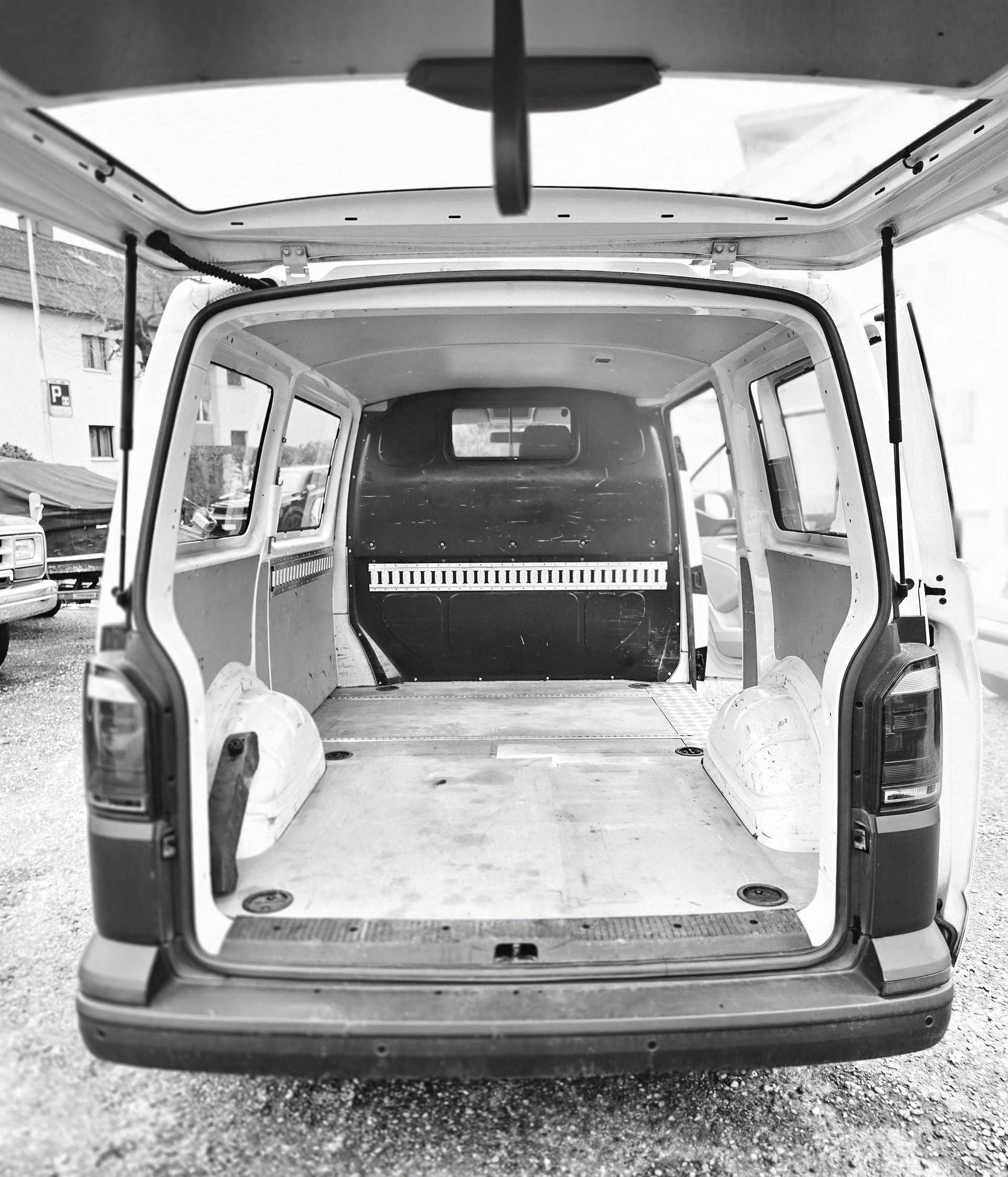 VW T6 2.0 TDI DSG-image-14