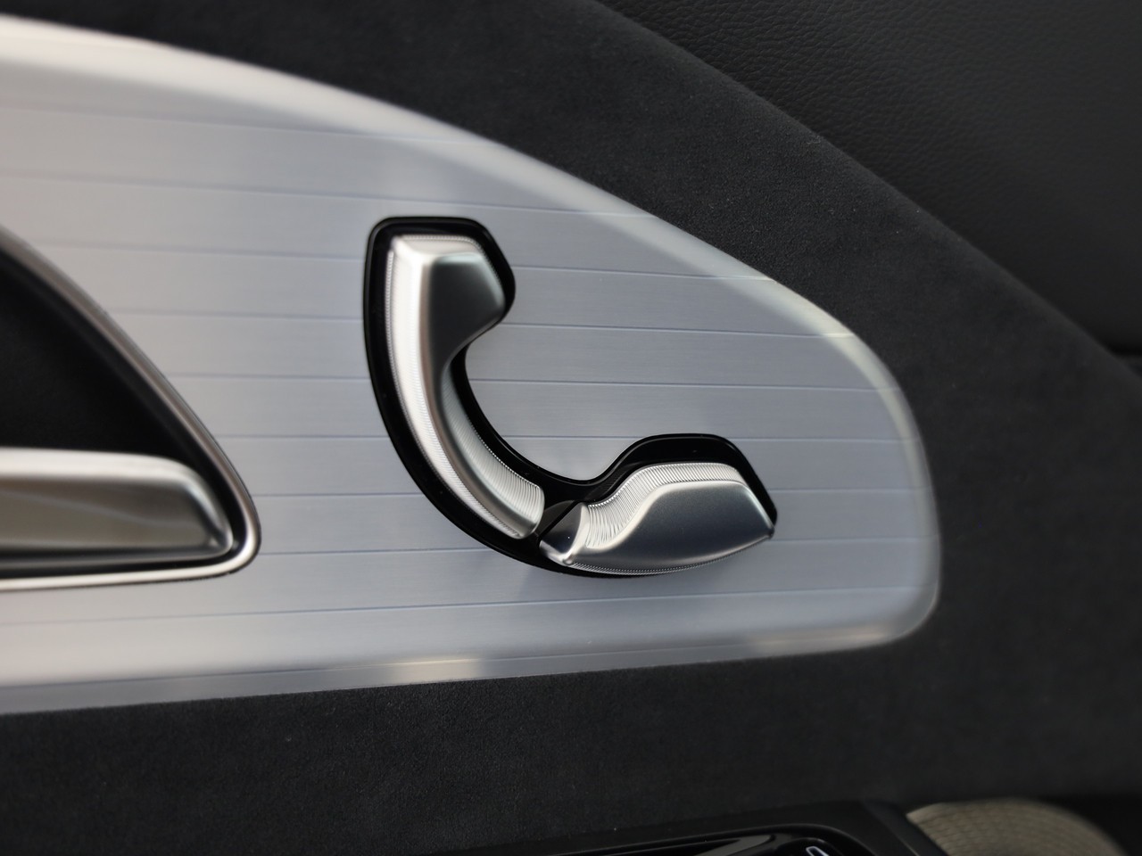 MERCEDES-BENZ CLA 220 8G-DCT 4Matic-image-6