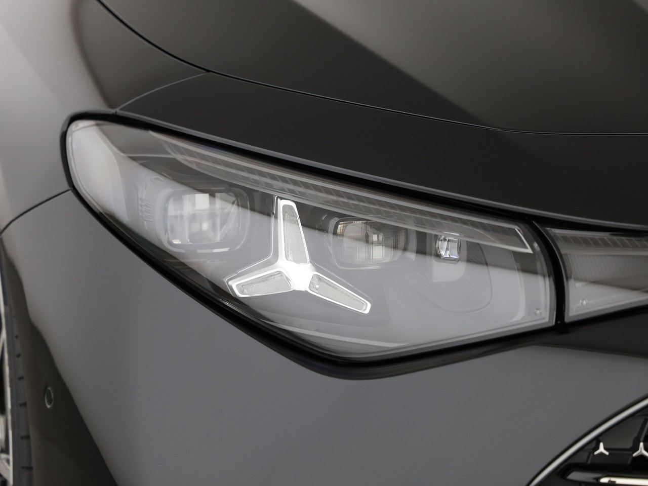 MERCEDES-BENZ CLA 220 8G-DCT 4Matic-image-18