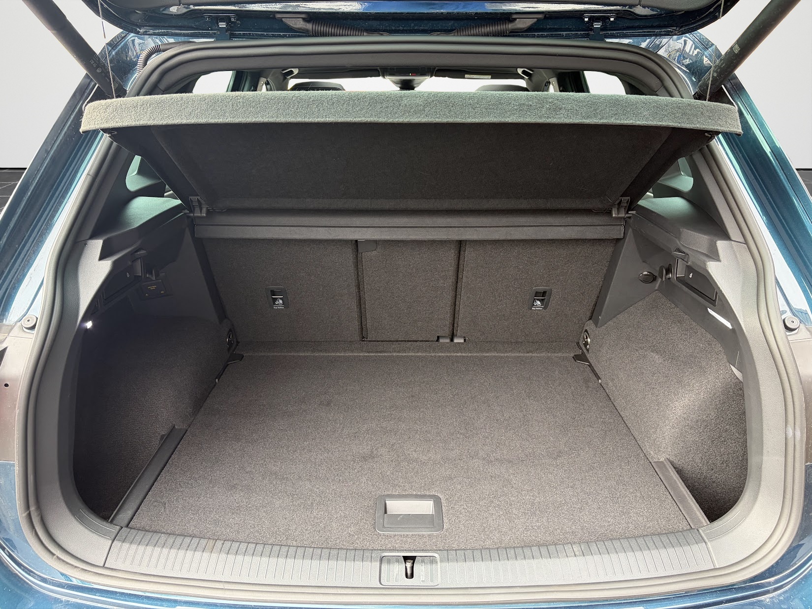 VW Tiguan 2.0TSI R-Line 4Motion DSG-image-13